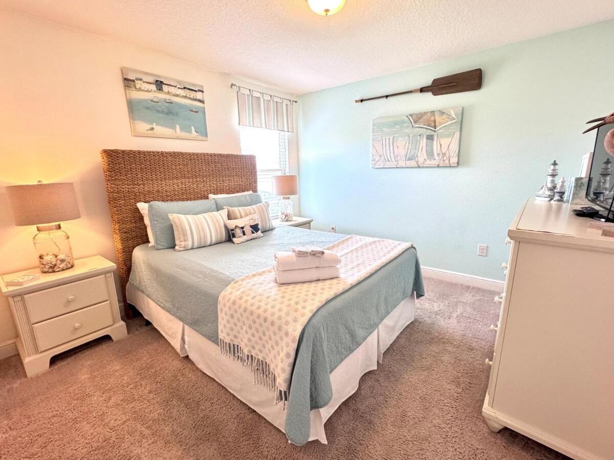 Solterra Family Vacation Home with Private Pool and Spa and Games Room Nr Disney
