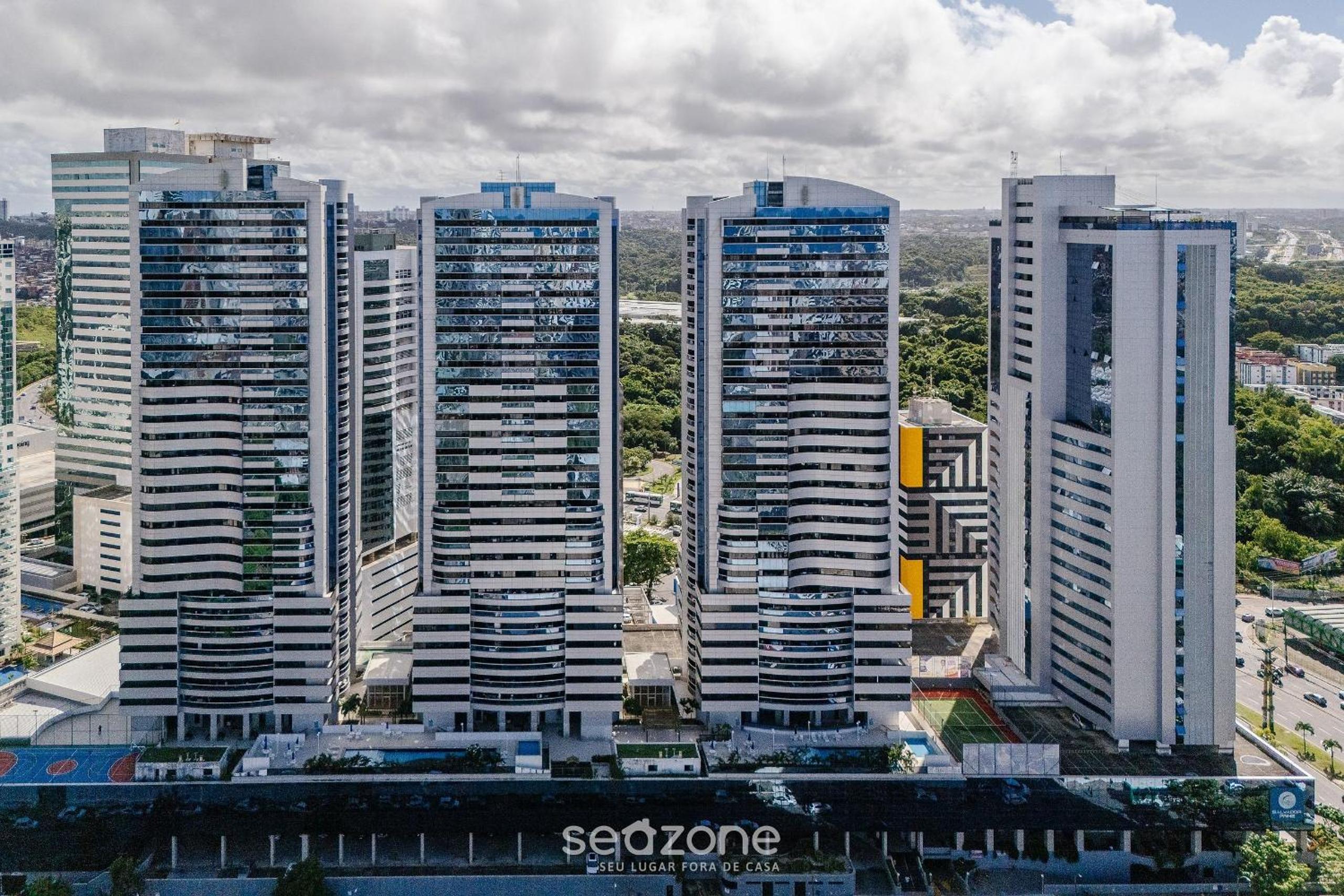 Accommodations with a prime location and building with pool and gym in Salvador - CSP