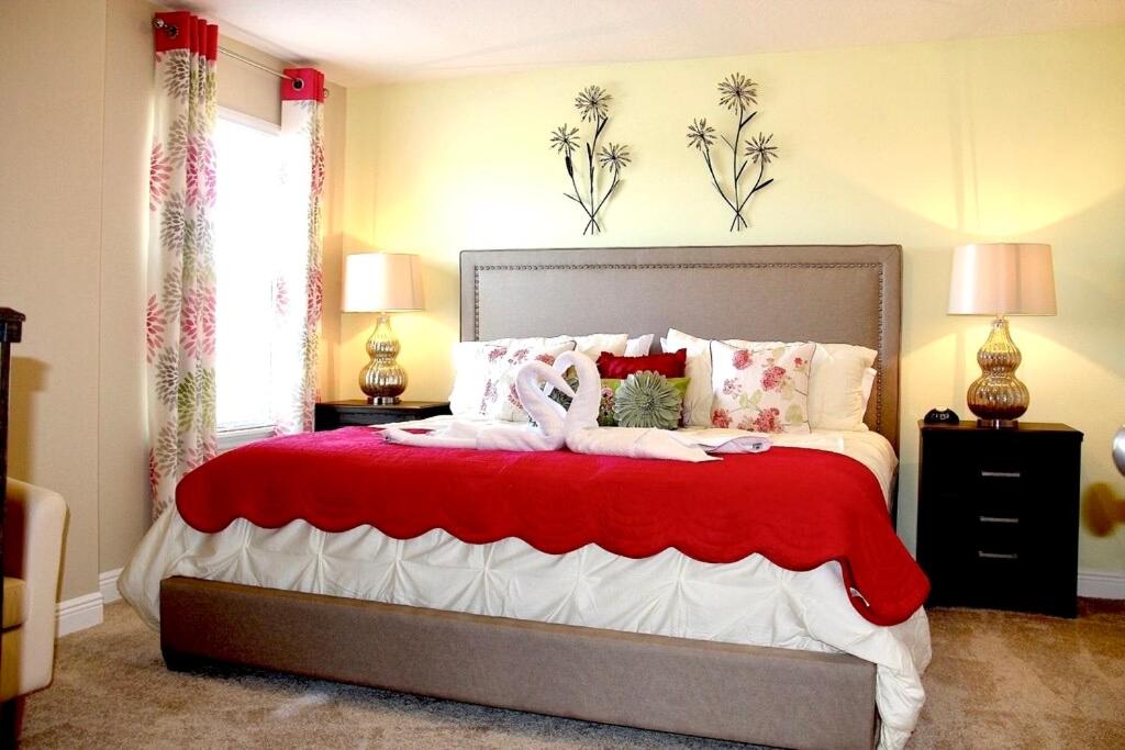 Solterra Family Vacation Home with Private Pool and Spa and Games Room Nr Disney