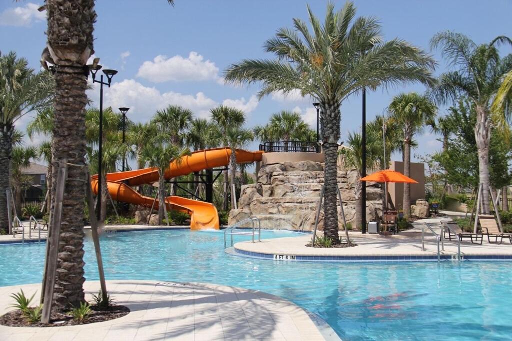 Solterra Family Vacation Home with Private Pool and Spa and Games Room Nr Disney