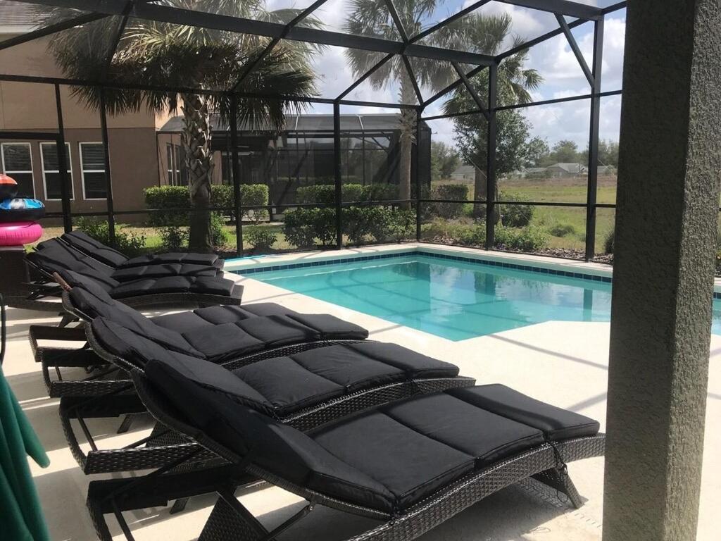 Solterra Family Vacation Home with Private Pool and Spa and Games Room Nr Disney