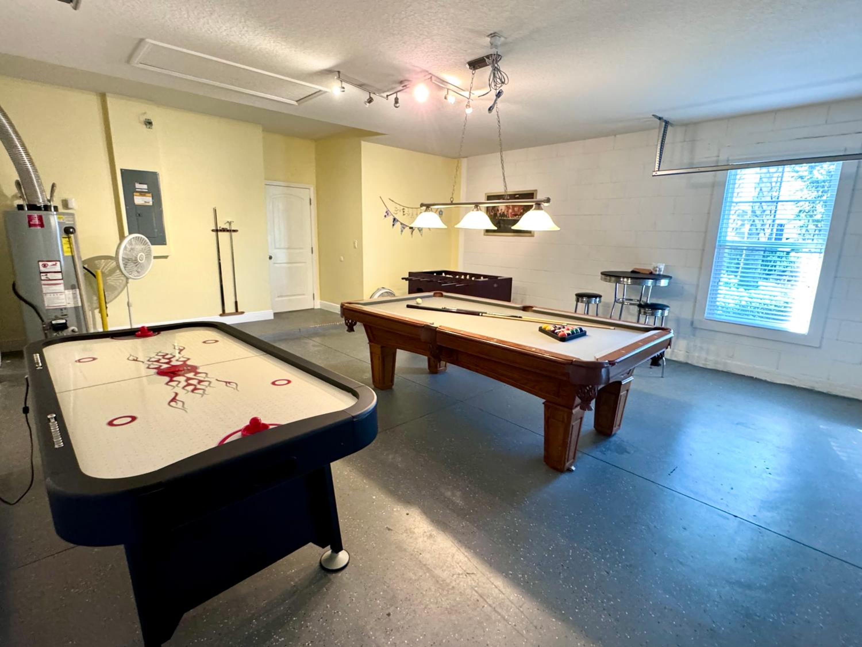 Solterra Family Vacation Home with Private Pool and Spa and Games Room Nr Disney