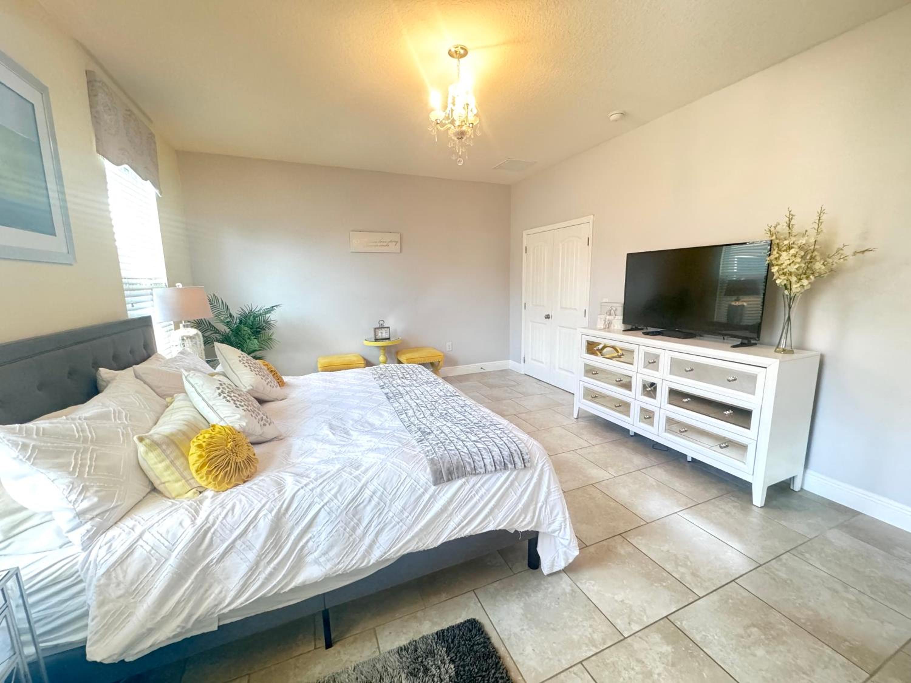 Solterra Family Vacation Home with Private Pool and Spa and Games Room Nr Disney