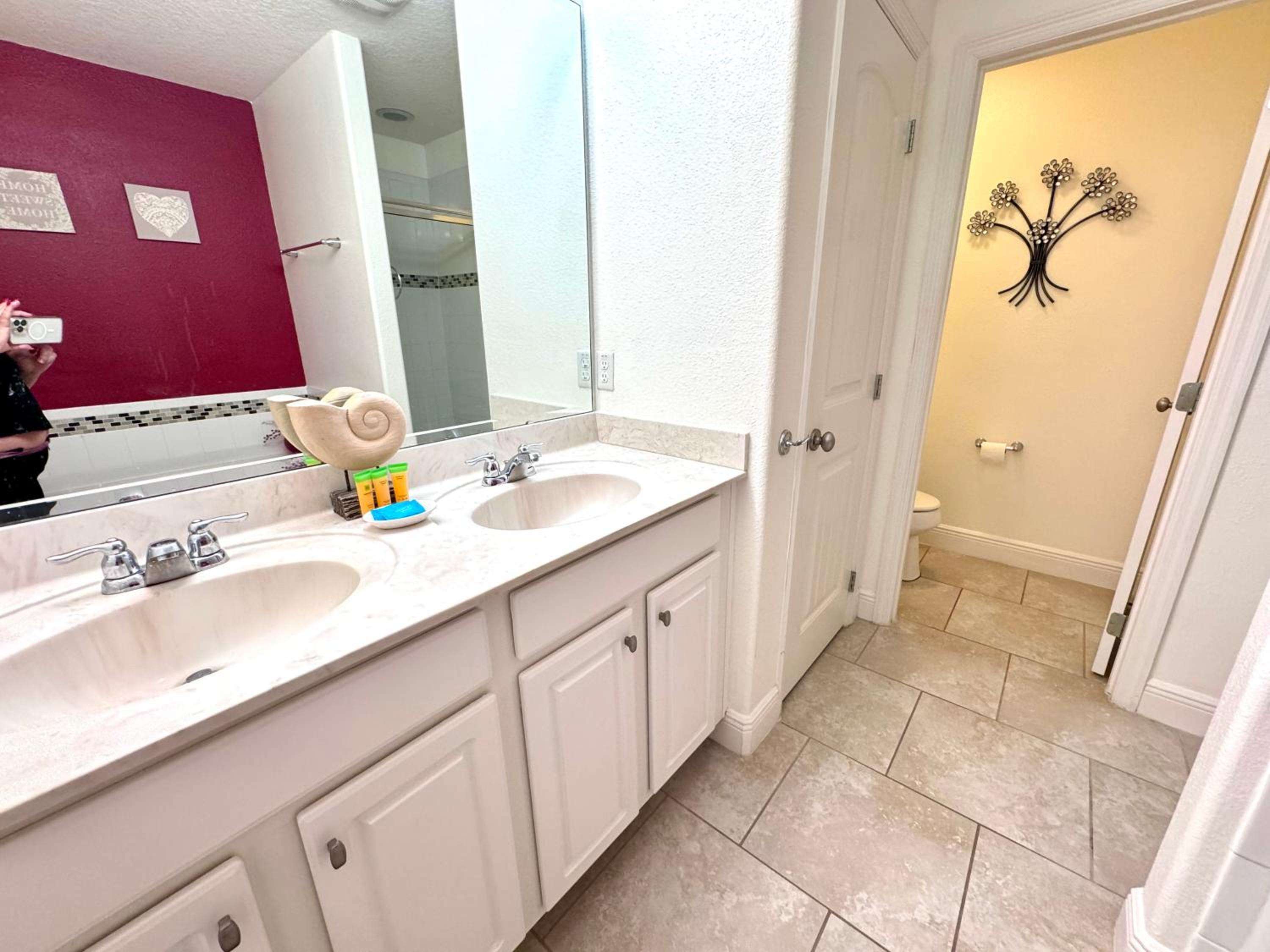 Solterra Family Vacation Home with Private Pool and Spa and Games Room Nr Disney