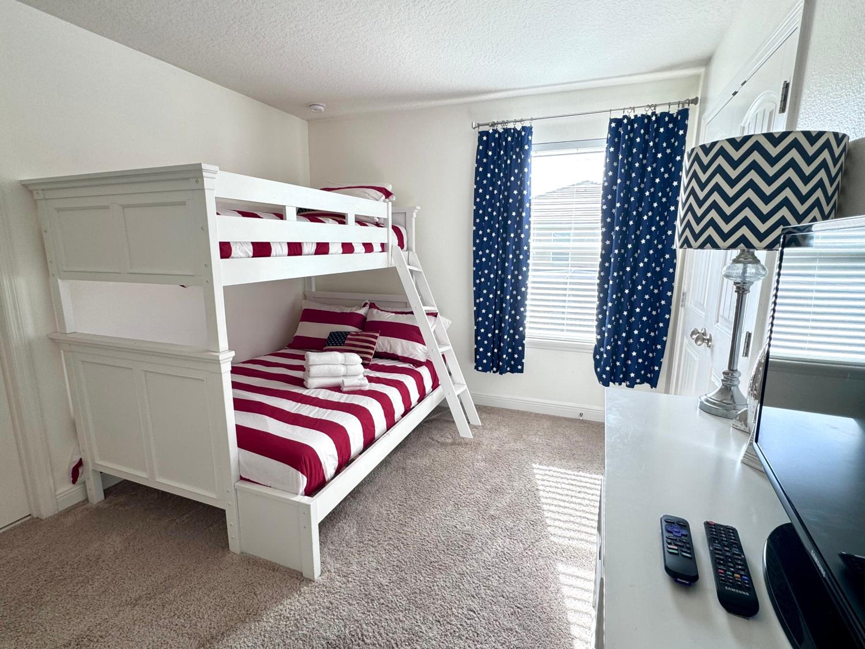 Solterra Family Vacation Home with Private Pool and Spa and Games Room Nr Disney