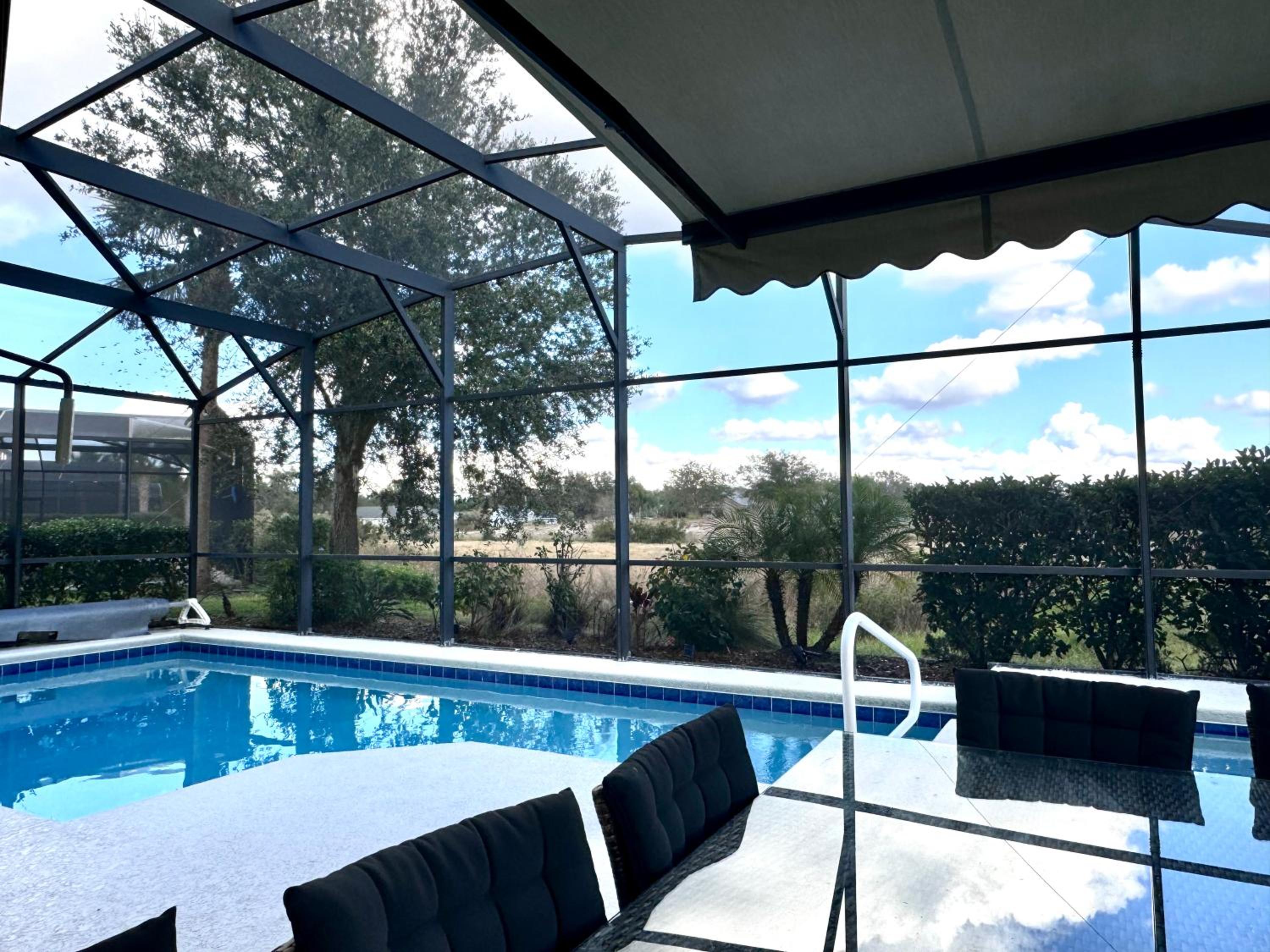 Solterra Family Vacation Home with Private Pool and Spa and Games Room Nr Disney