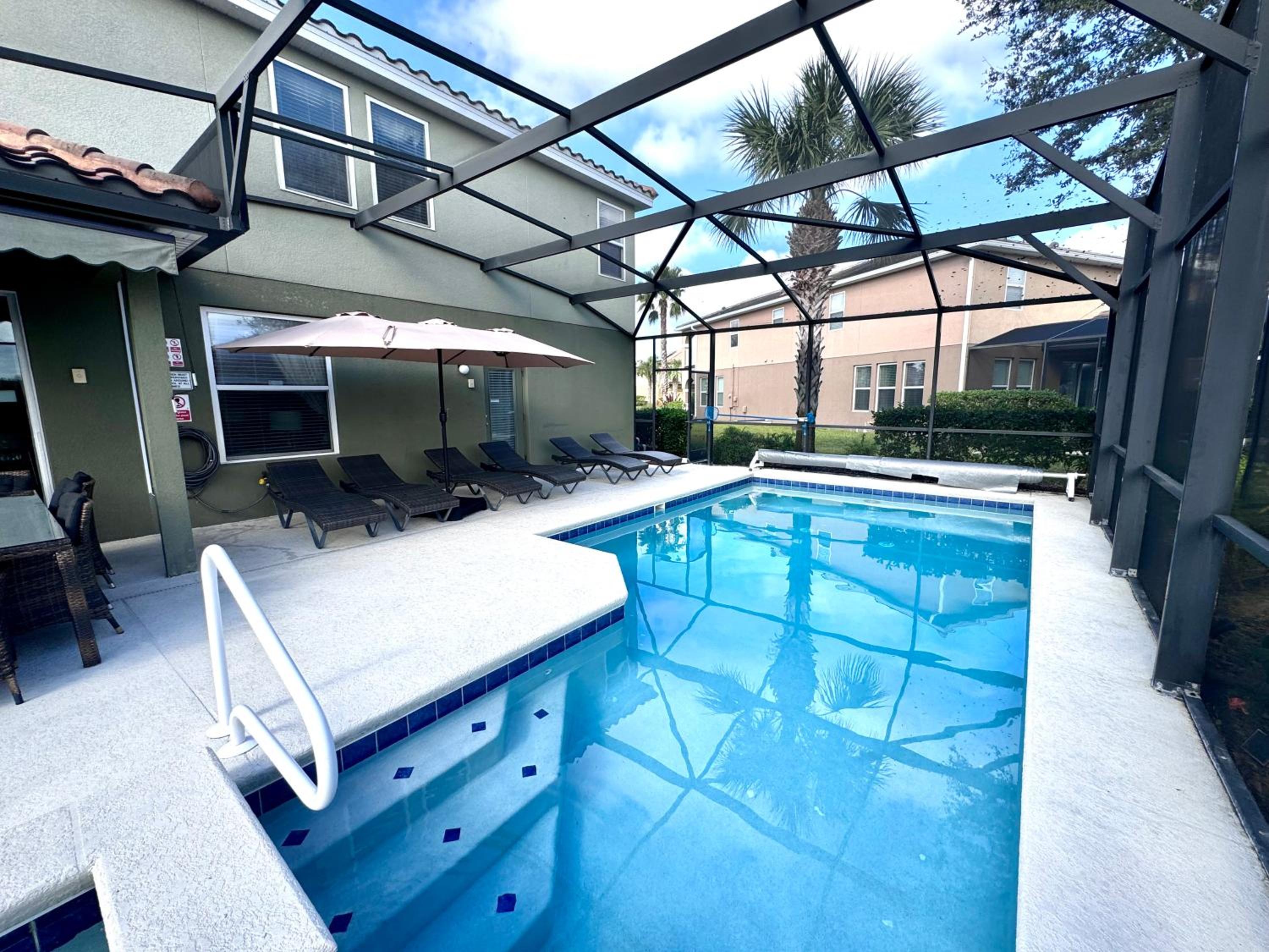 Solterra Family Vacation Home with Private Pool and Spa and Games Room Nr Disney