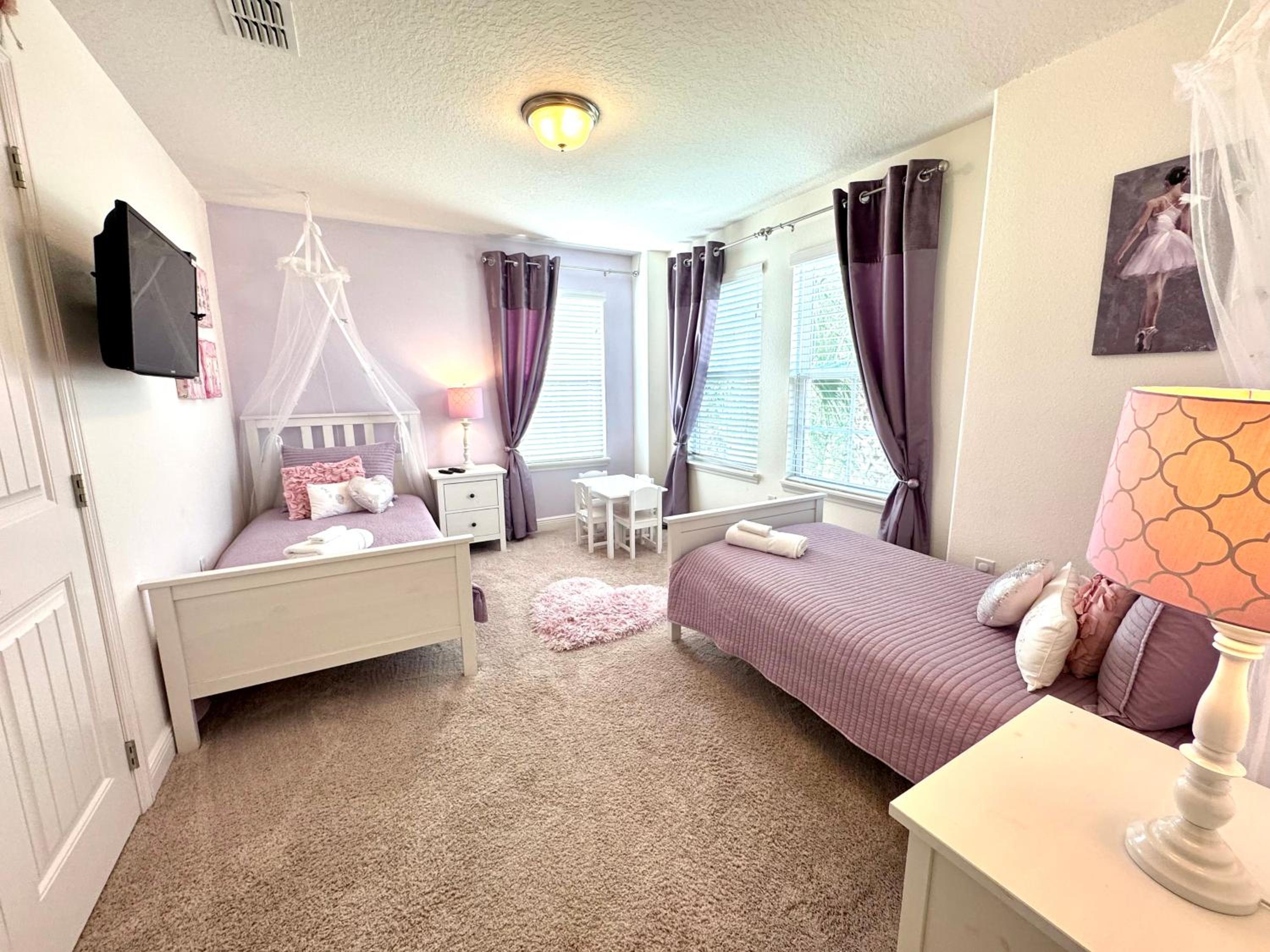 Solterra Family Vacation Home with Private Pool and Spa and Games Room Nr Disney