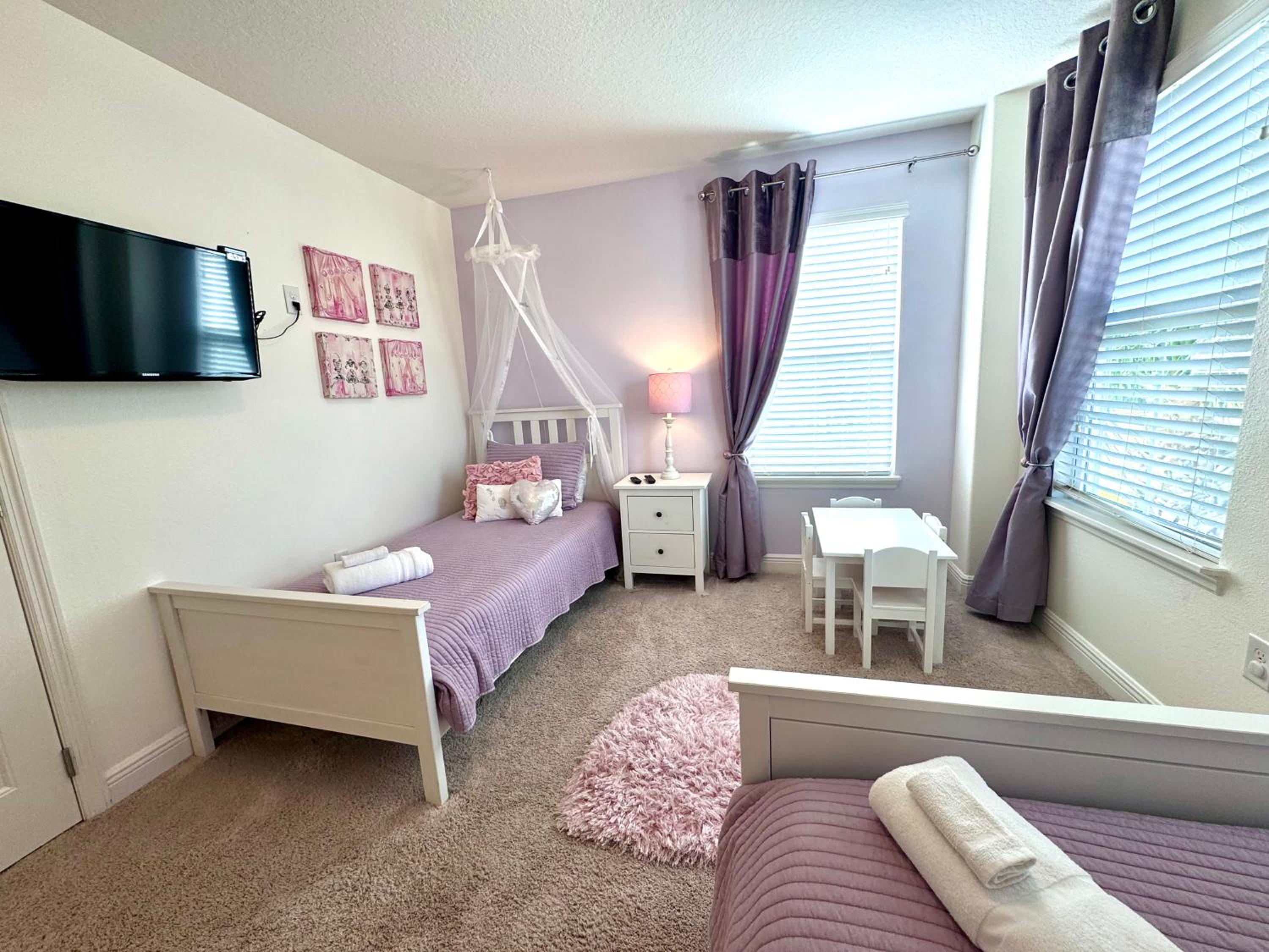 Solterra Family Vacation Home with Private Pool and Spa and Games Room Nr Disney