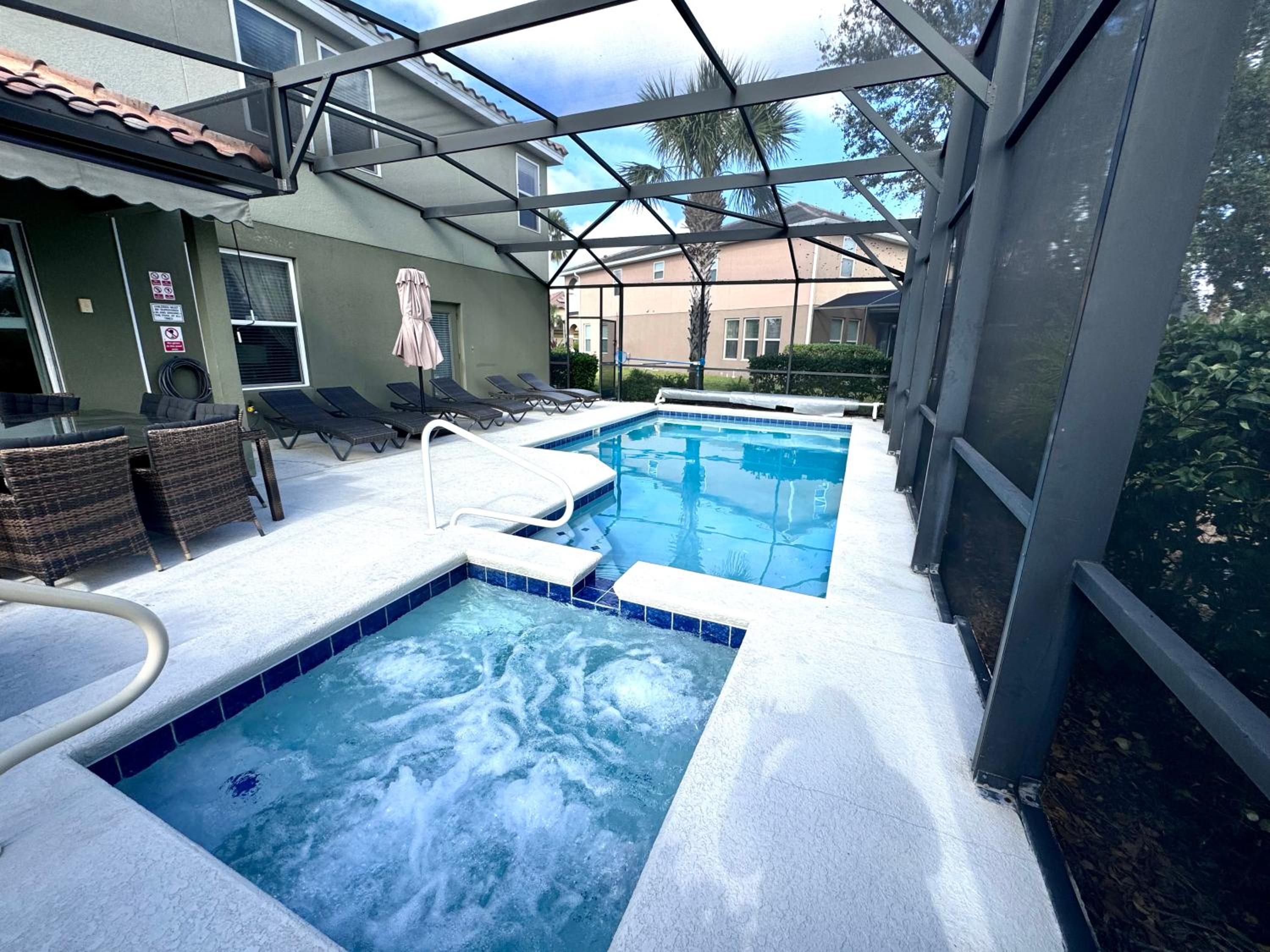 Solterra Family Vacation Home with Private Pool and Spa and Games Room Nr Disney