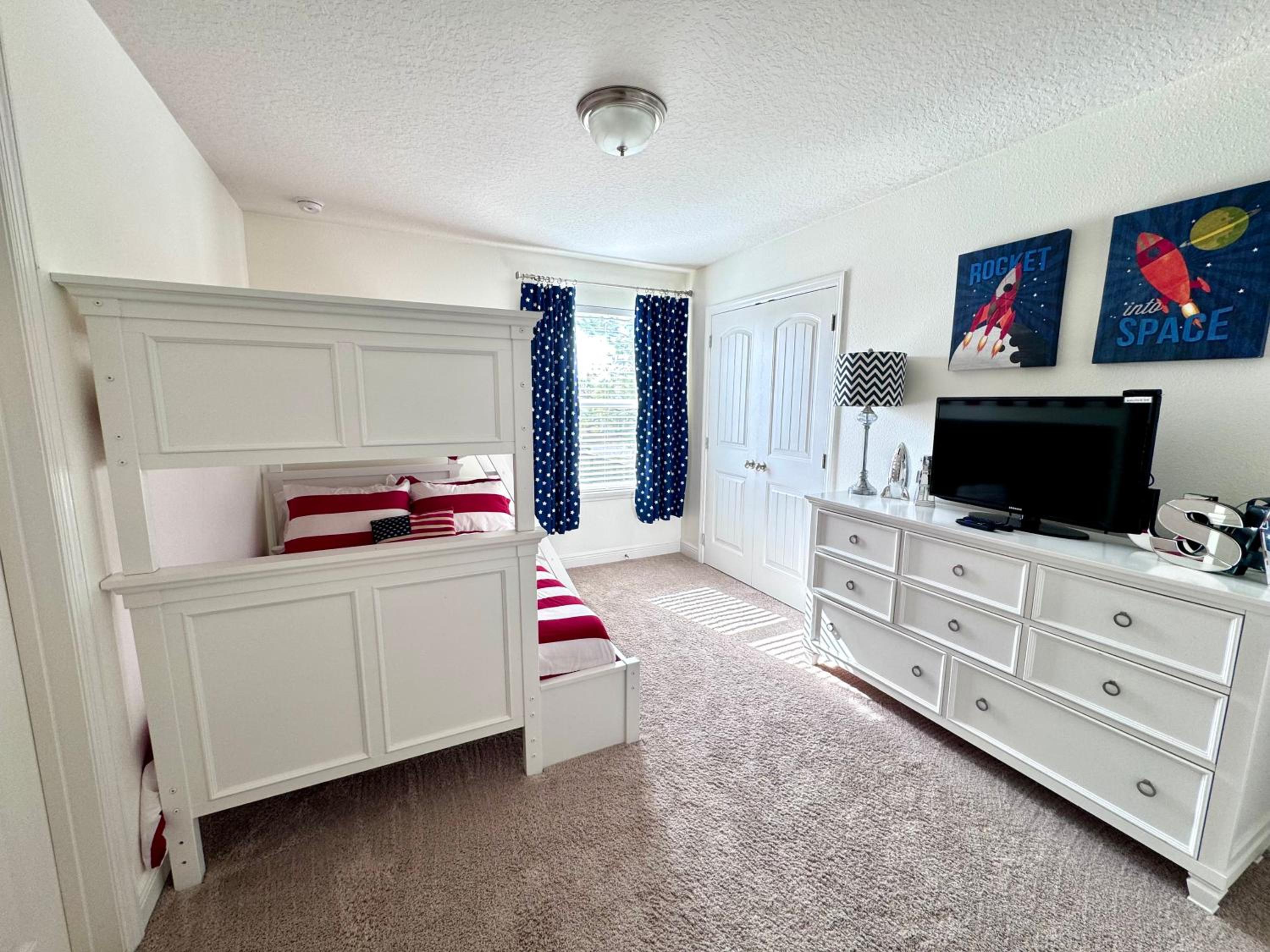 Solterra Family Vacation Home with Private Pool and Spa and Games Room Nr Disney