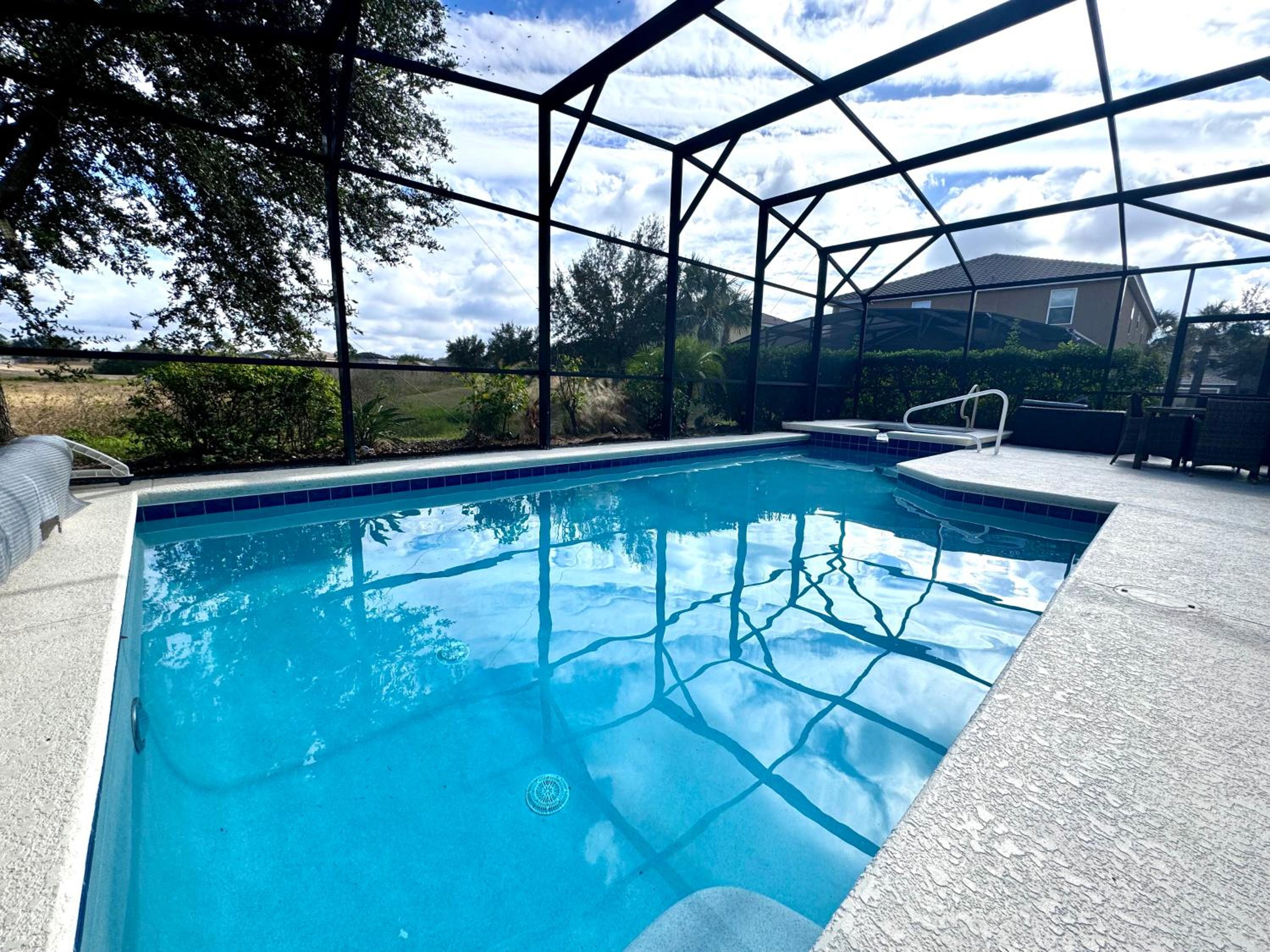 Solterra Family Vacation Home with Private Pool and Spa and Games Room Nr Disney