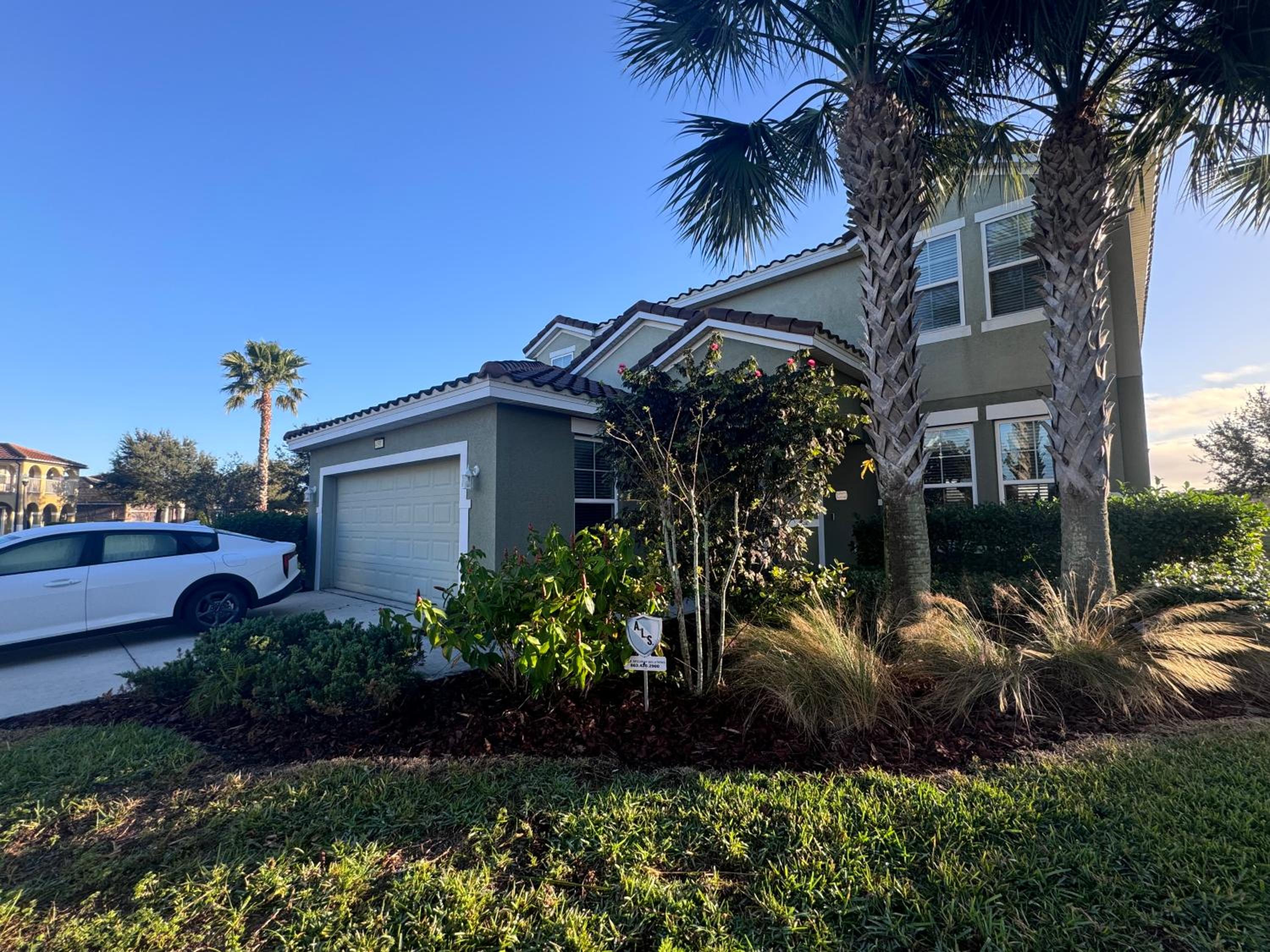 Solterra Family Vacation Home with Private Pool and Spa and Games Room Nr Disney