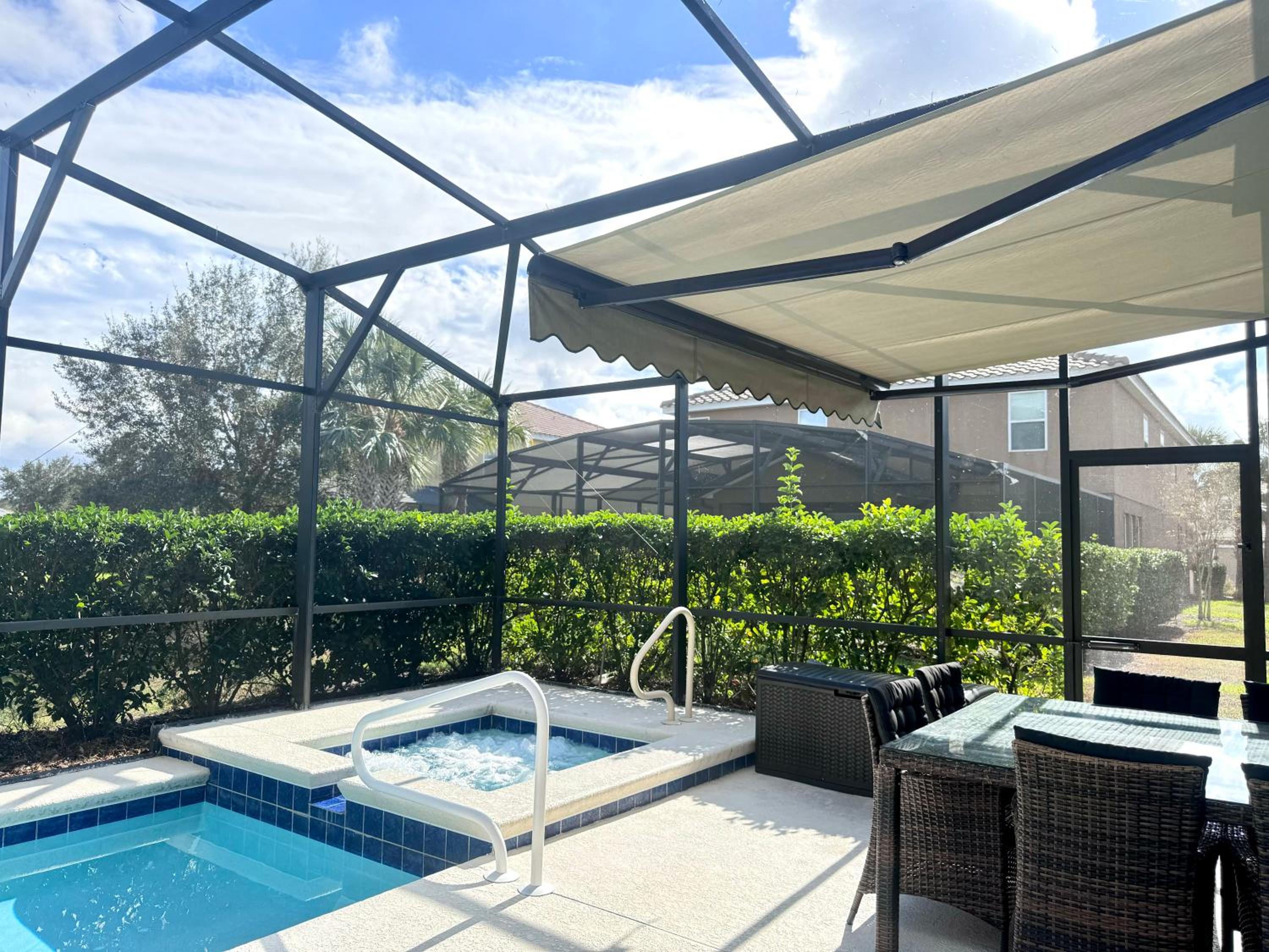 Solterra Family Vacation Home with Private Pool and Spa and Games Room Nr Disney