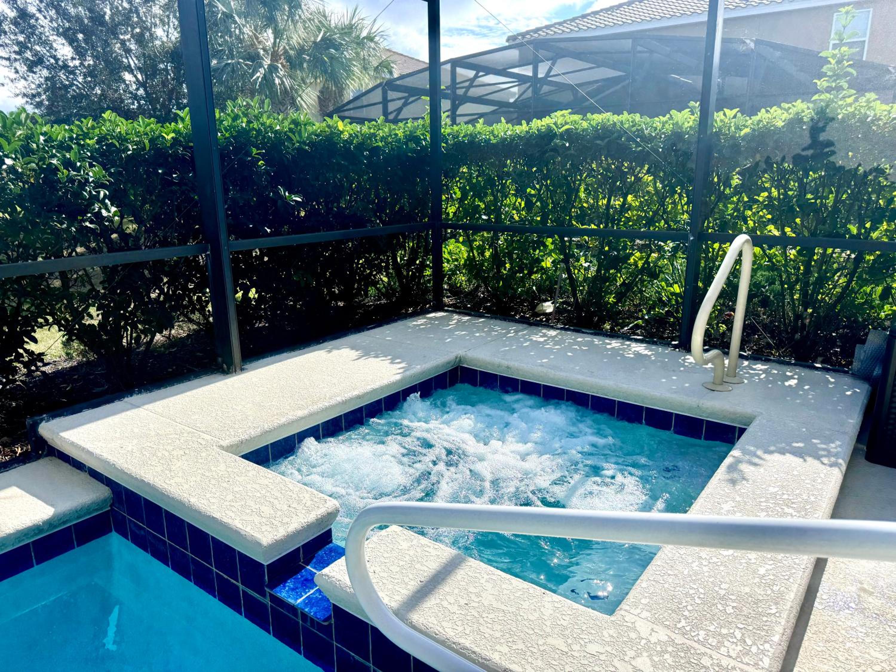 Solterra Family Vacation Home with Private Pool and Spa and Games Room Nr Disney