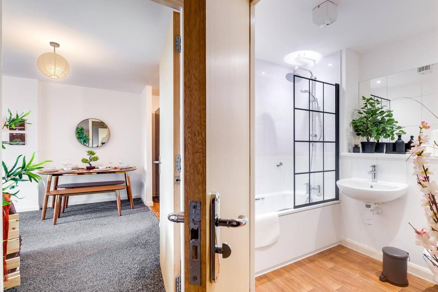 Anime Suite 15 Nights Stay with FreePark, Games and Netflix