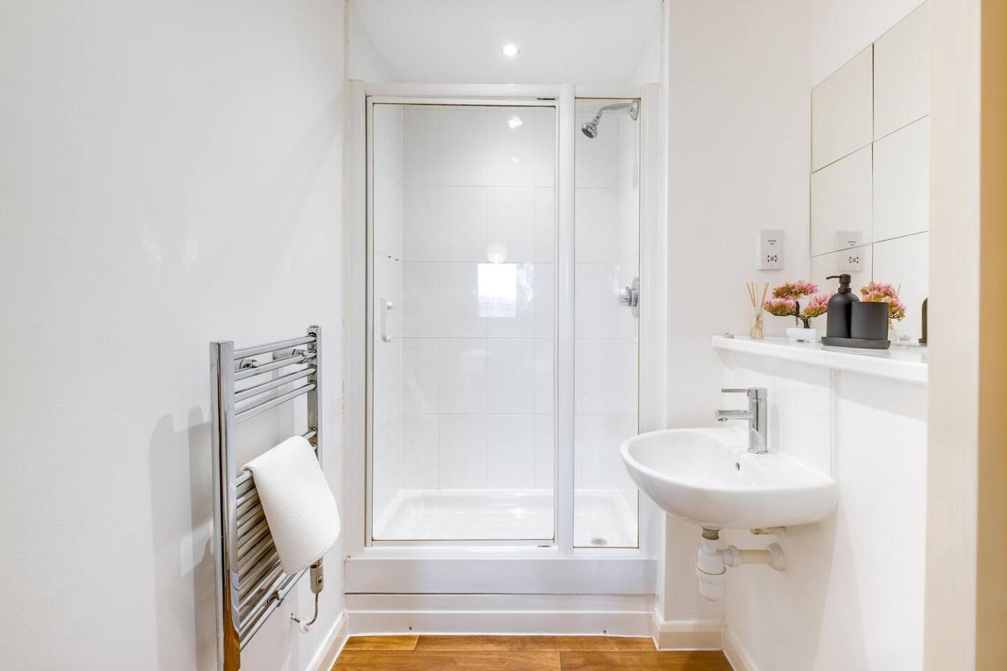 Anime Suite 15 Nights Stay with FreePark, Games and Netflix