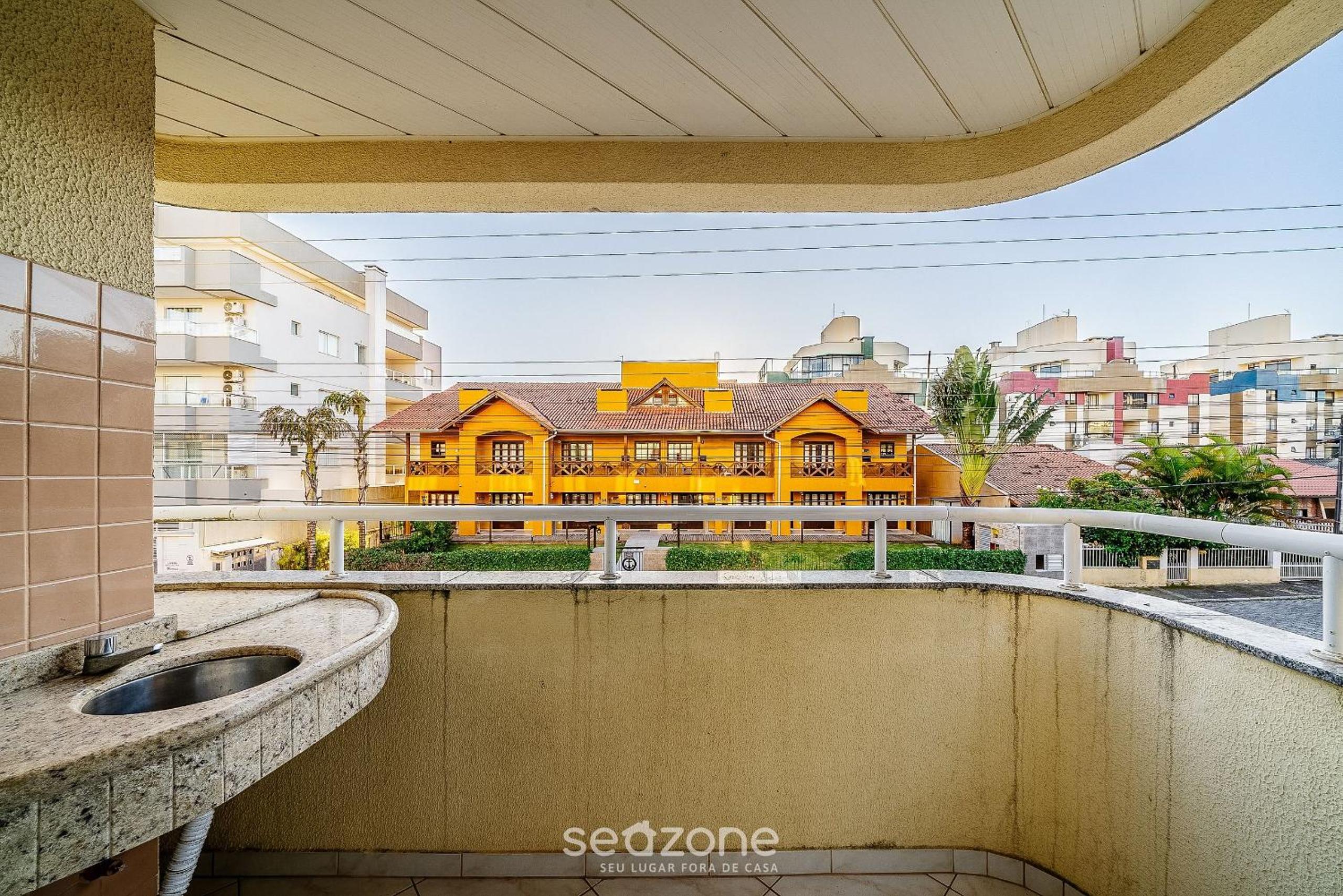 Apt w/barbecue 3 minutes from Bombas Beach FDL101