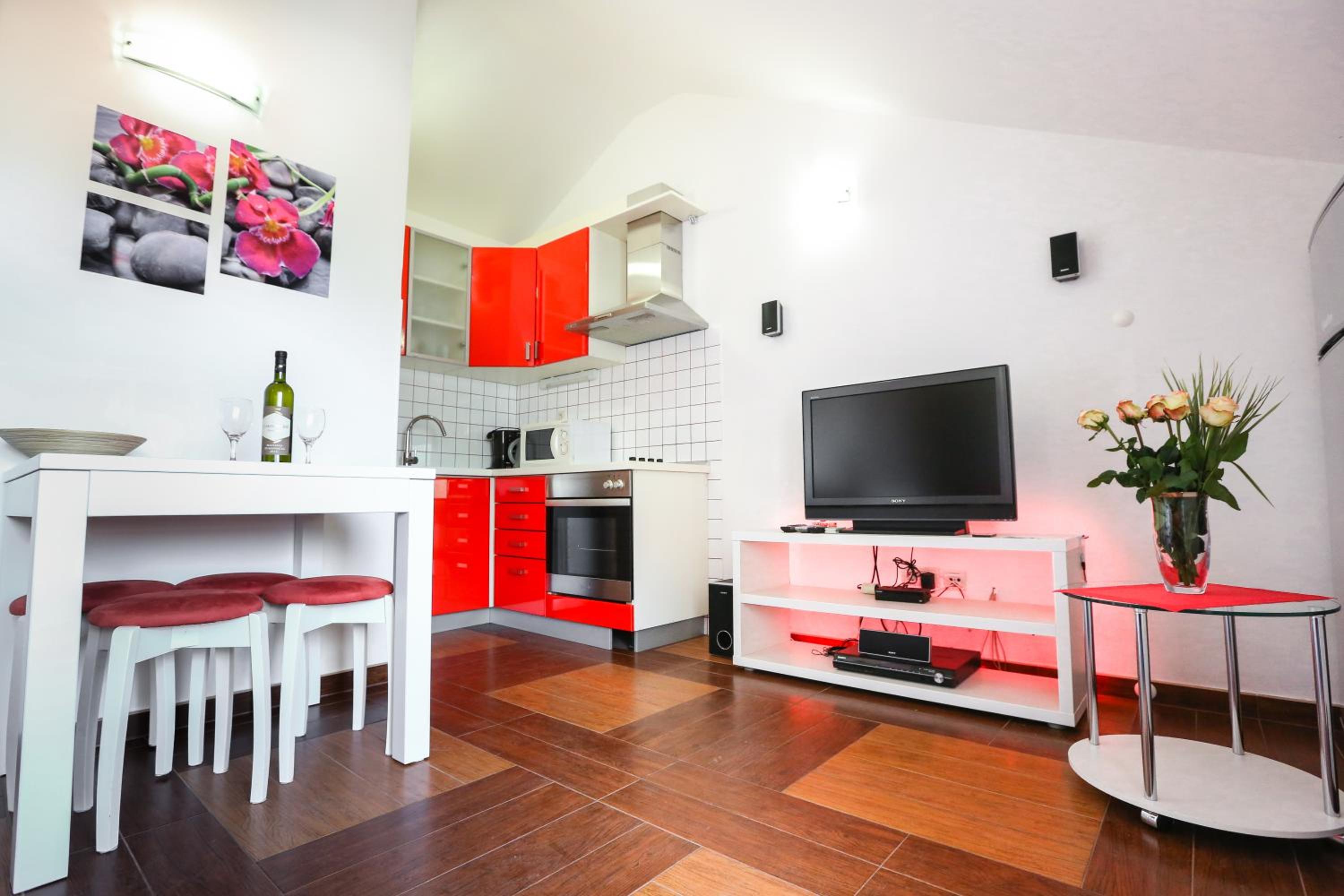 Sunrise Apartments