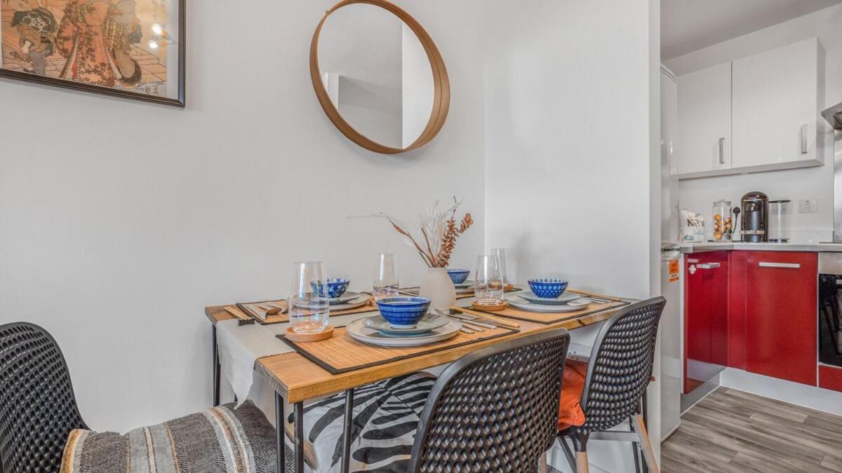 Japan Suite 15 Nights Stay with FreePark, Balcony and Netflix