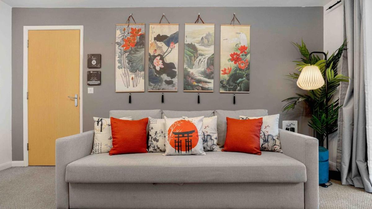 Japan Suite 15 Nights Stay with FreePark, Balcony and Netflix