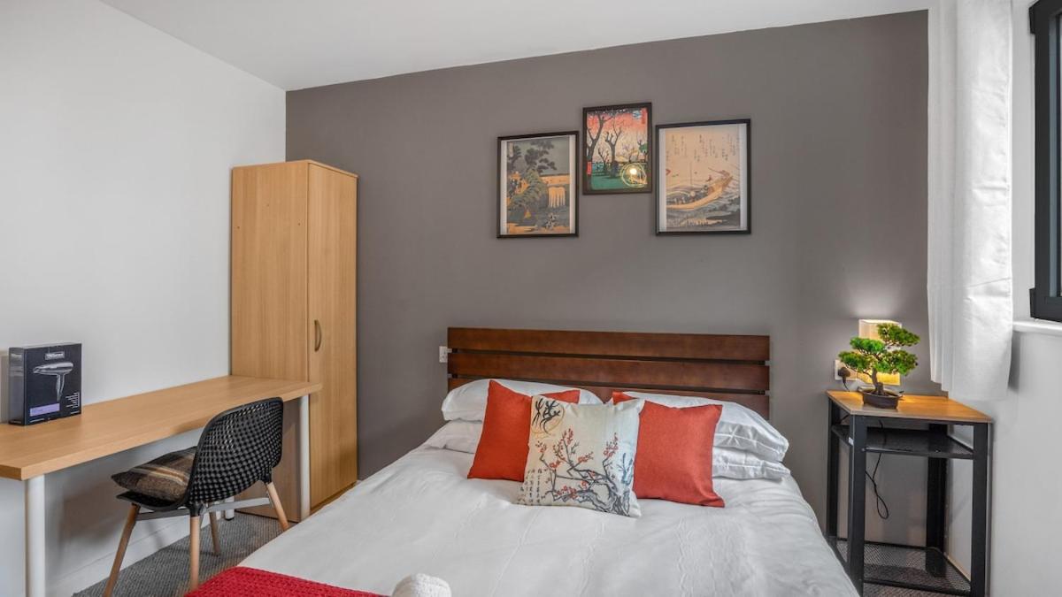 Japan Suite 15 Nights Stay with FreePark, Balcony and Netflix