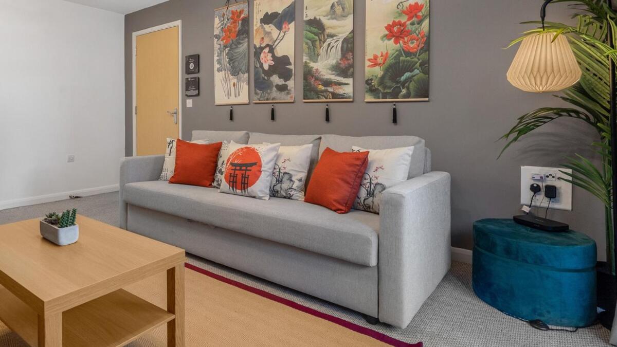 Japan Suite 15 Nights Stay with FreePark, Balcony and Netflix