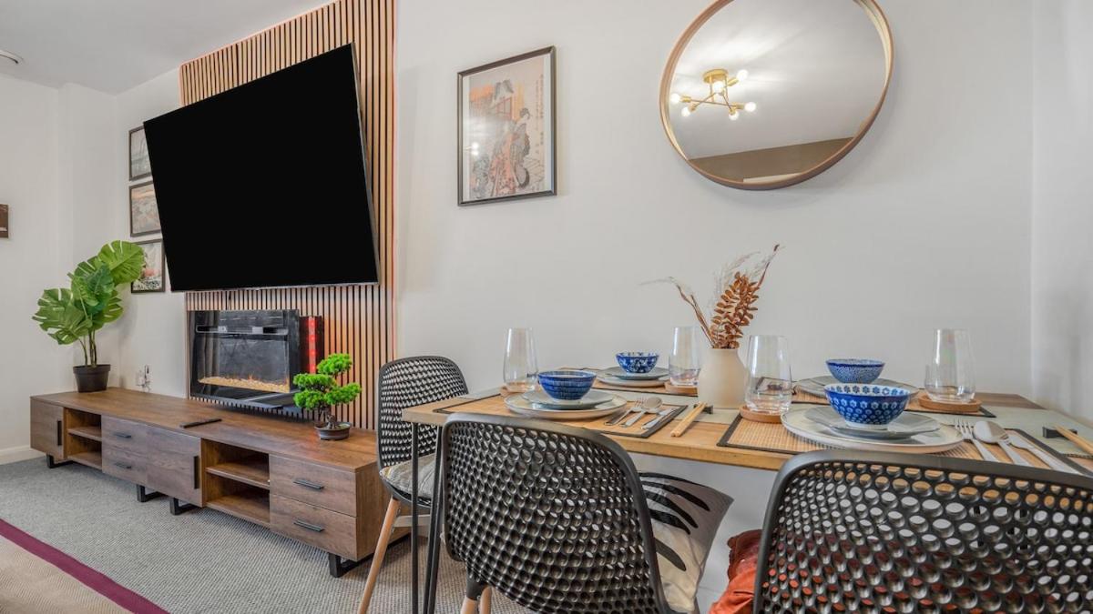 Japan Suite 15 Nights Stay with FreePark, Balcony and Netflix