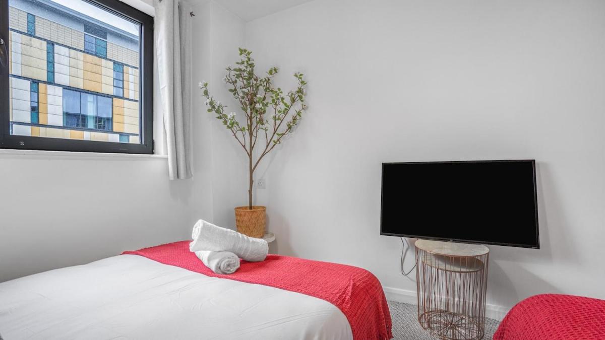 Japan Suite 15 Nights Stay with FreePark, Balcony and Netflix