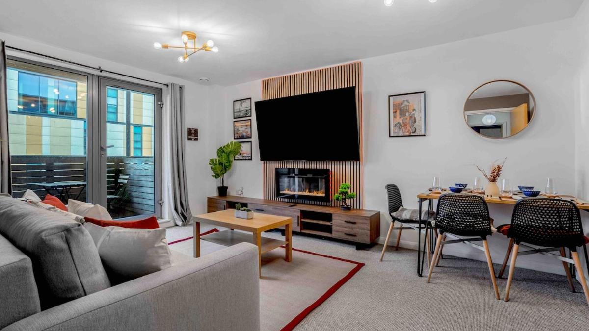 Japan Suite 15 Nights Stay with FreePark, Balcony and Netflix