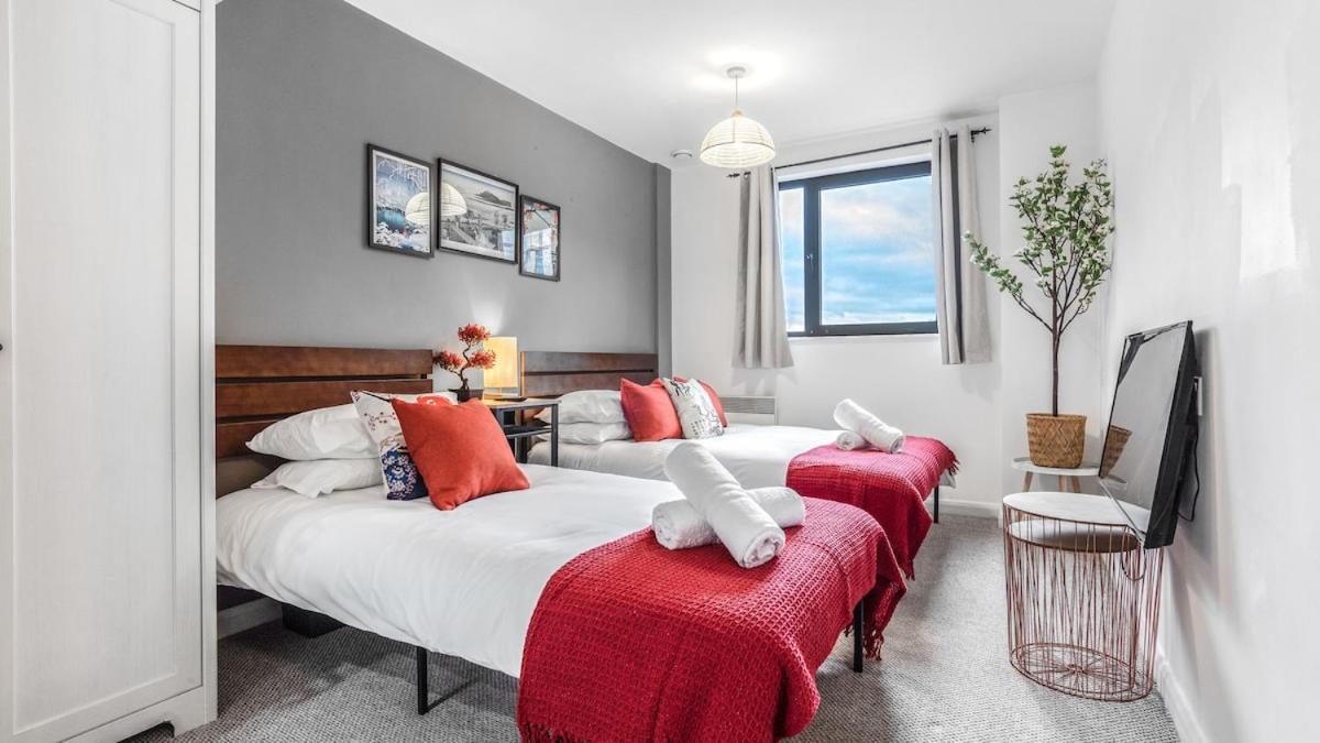 Japan Suite 15 Nights Stay with FreePark, Balcony and Netflix