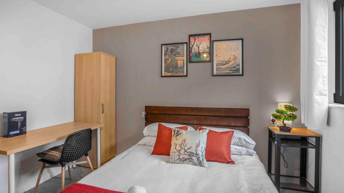Japan Suite 15 Nights Stay with FreePark, Balcony and Netflix