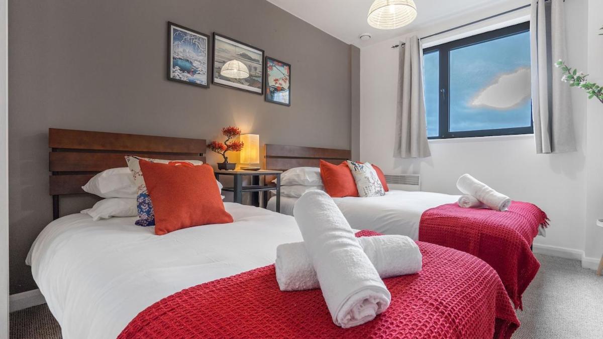 Japan Suite 15 Nights Stay with FreePark, Balcony and Netflix