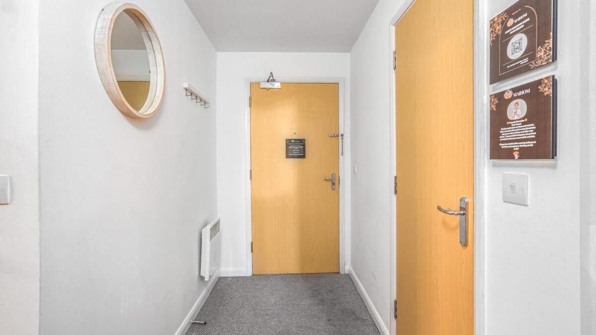 Japan Suite 15 Nights Stay with FreePark, Balcony and Netflix
