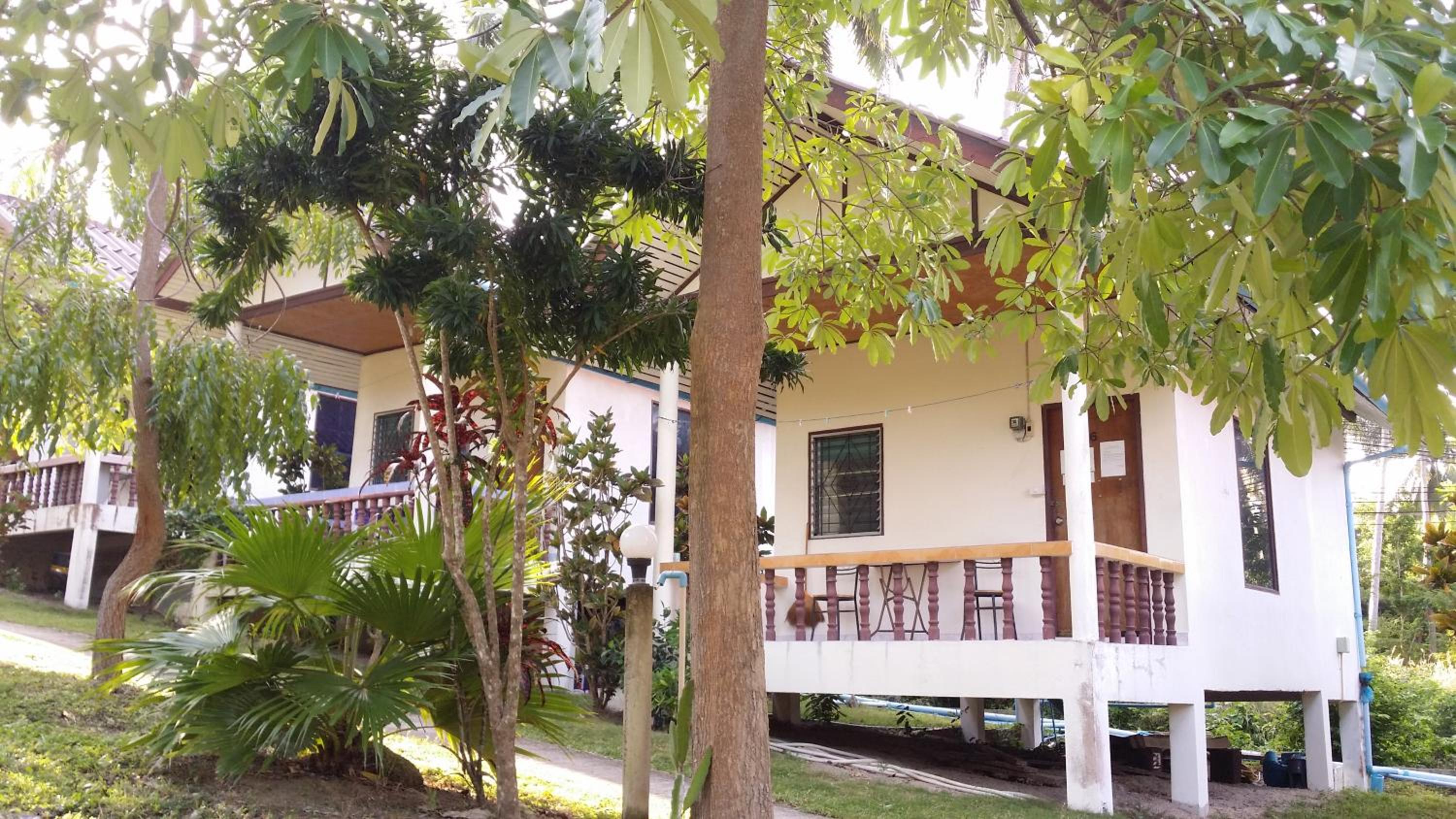 Happy Bungalow