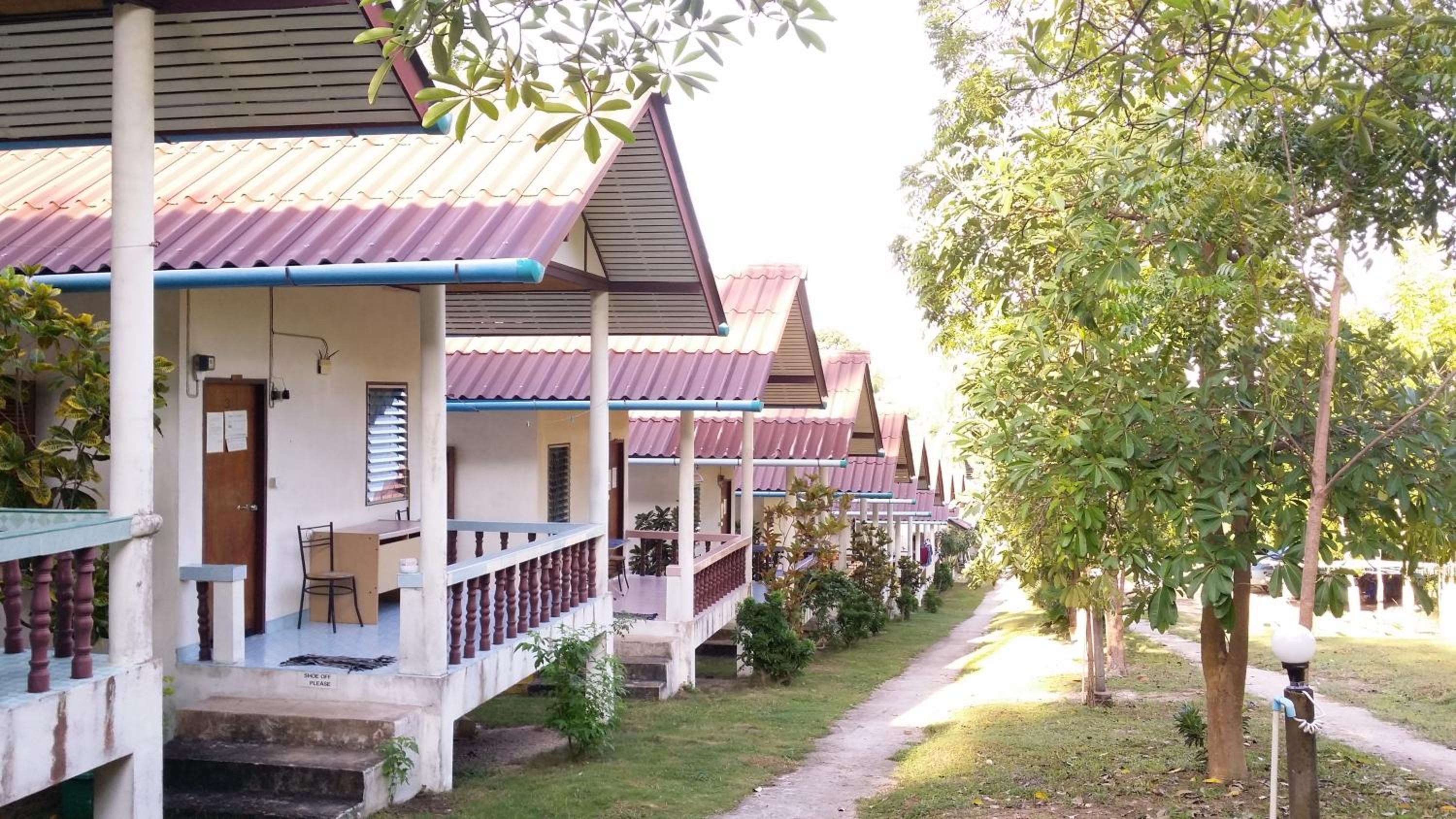 Happy Bungalow