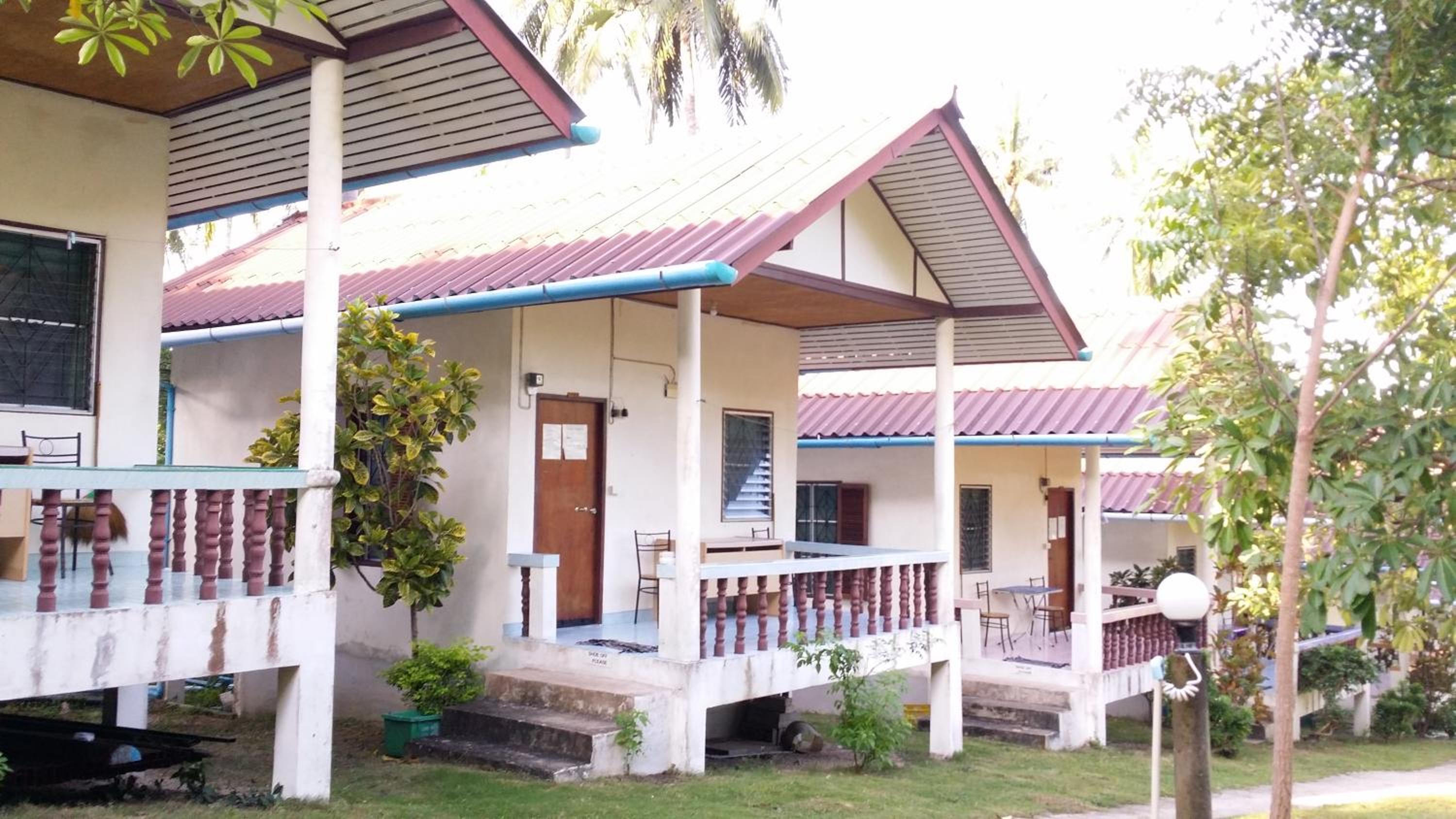 Happy Bungalow