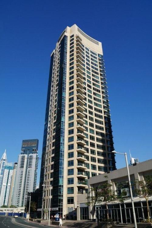 NEW LUX 1 BDR in Marina at Blakely Tower by CEG Group