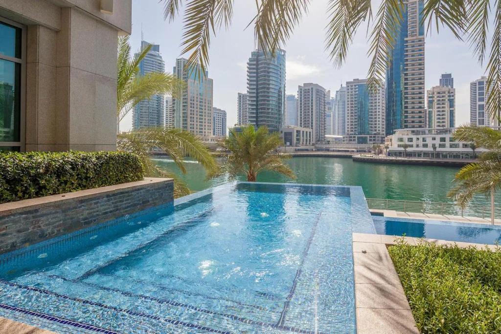 NEW LUX 1 BDR in Marina at Blakely Tower by CEG Group