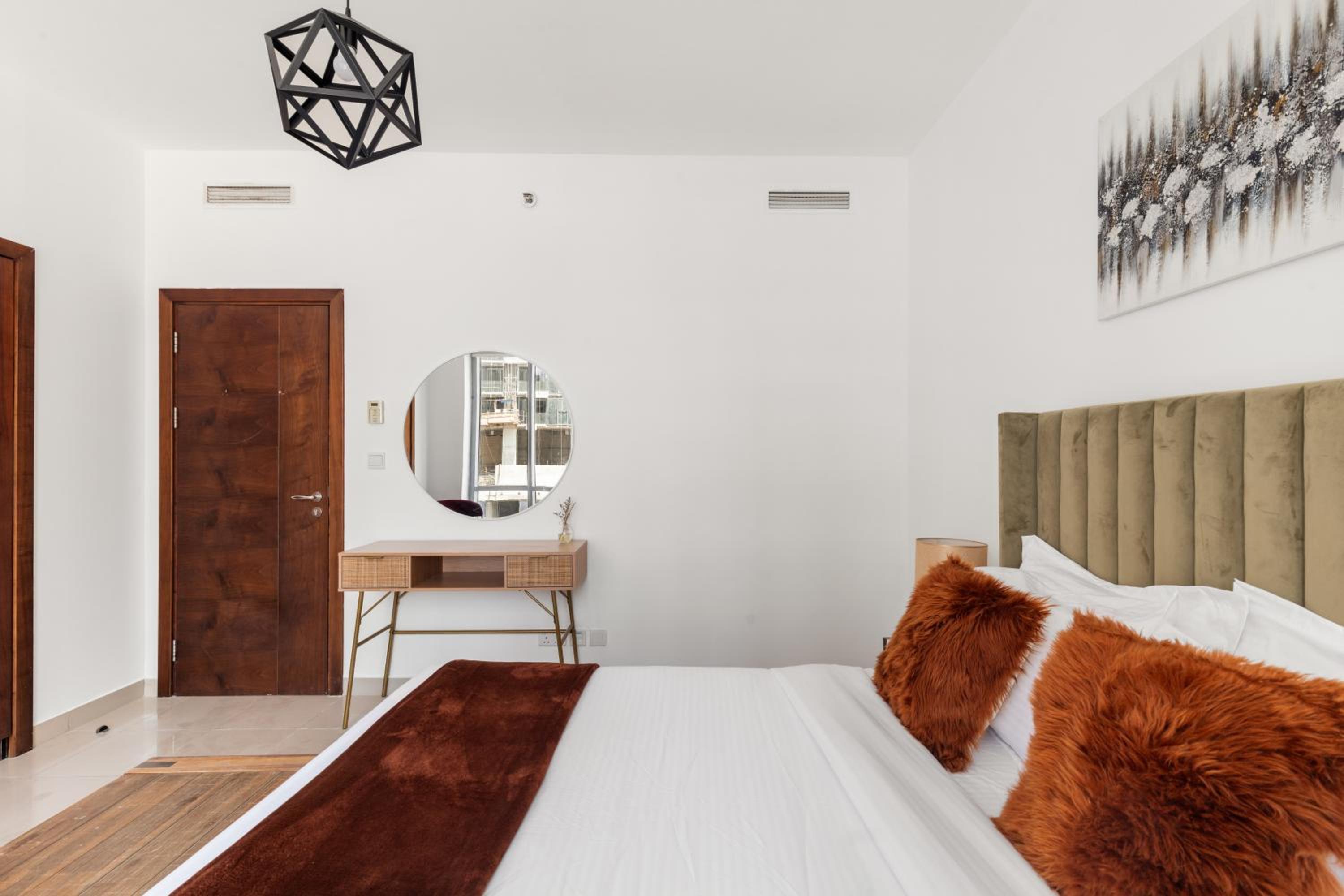 NEW LUX 1 BDR in Marina at Blakely Tower by CEG Group