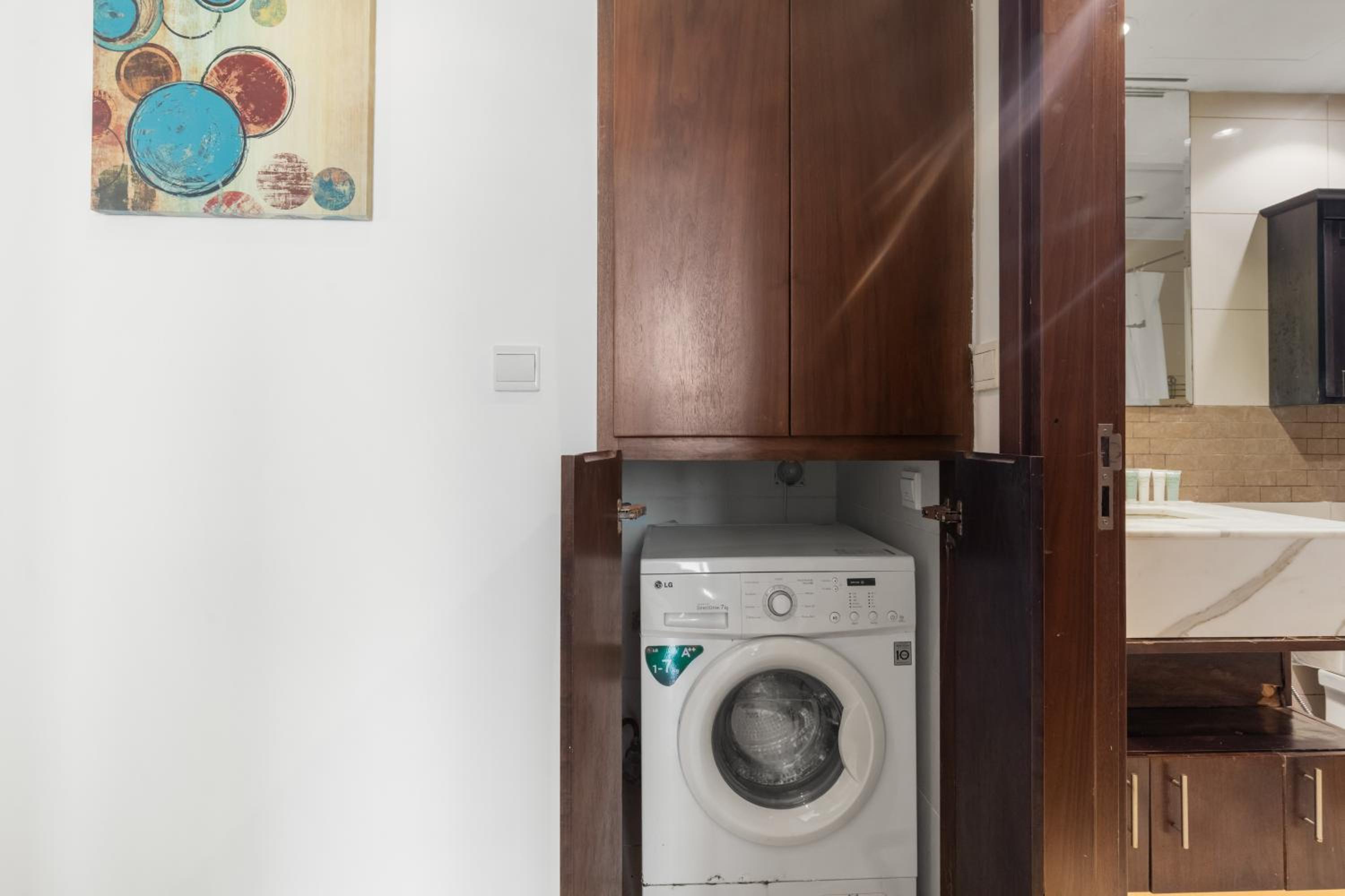NEW LUX 1 BDR in Marina at Blakely Tower by CEG Group