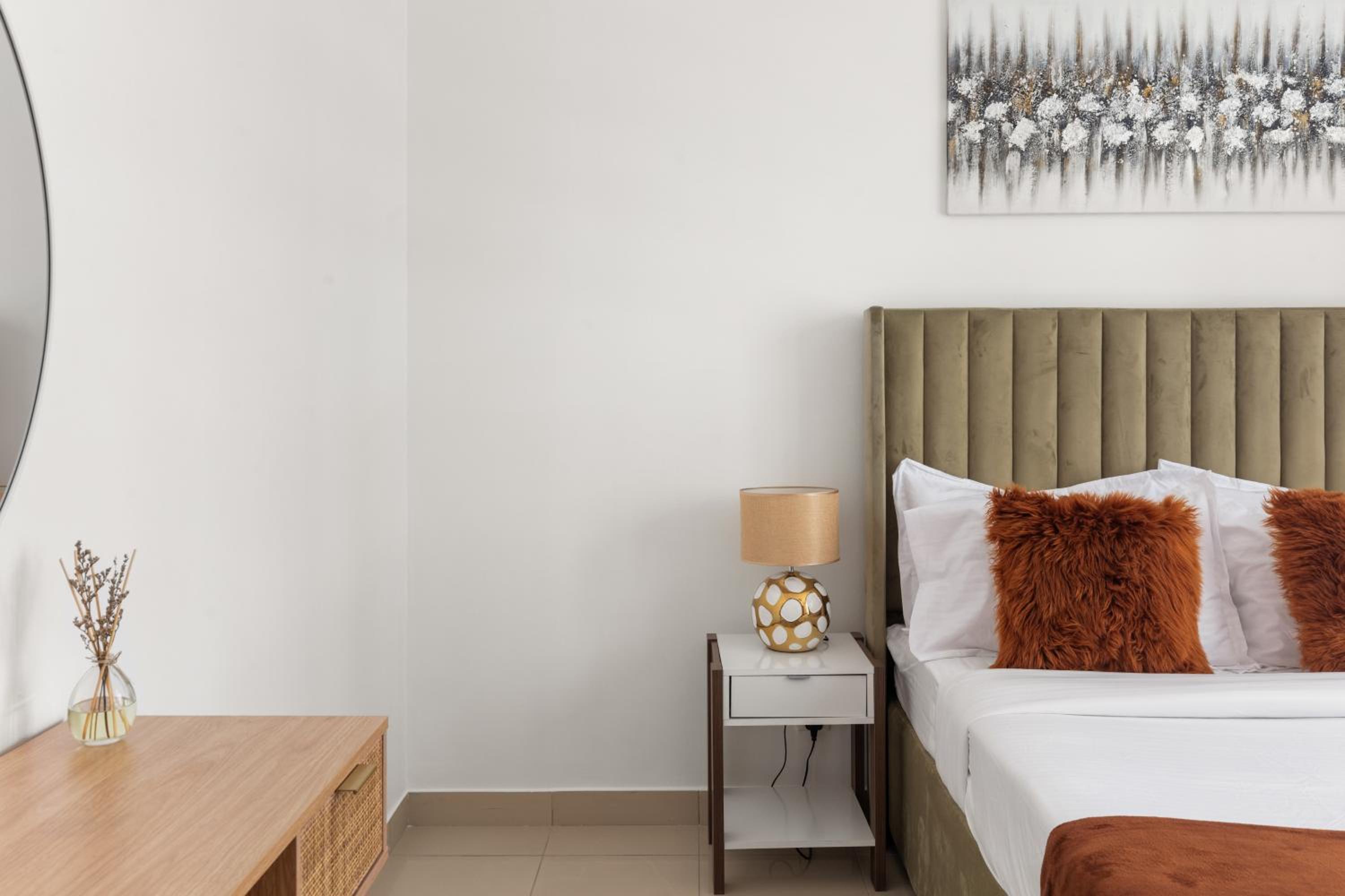 NEW LUX 1 BDR in Marina at Blakely Tower by CEG Group