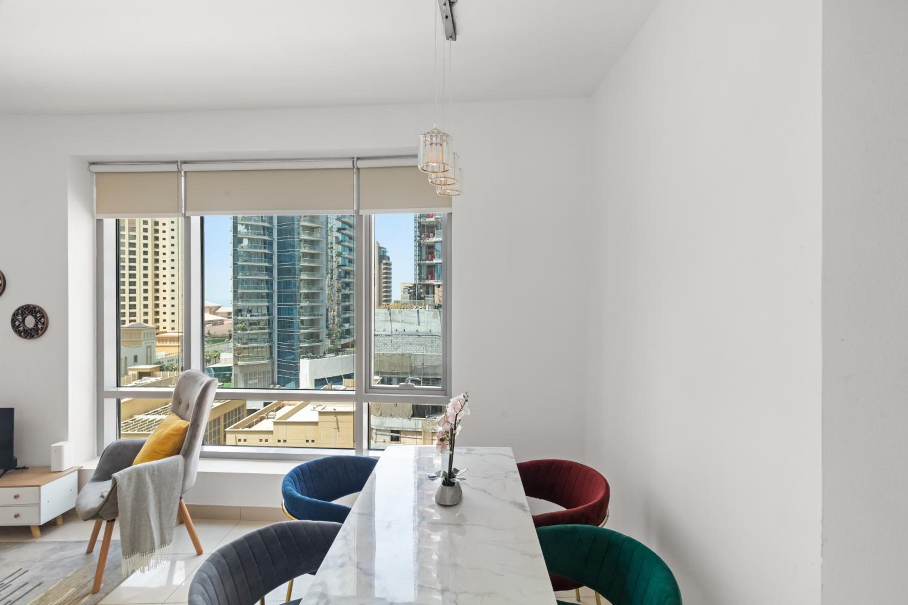 NEW LUX 1 BDR in Marina at Blakely Tower by CEG Group