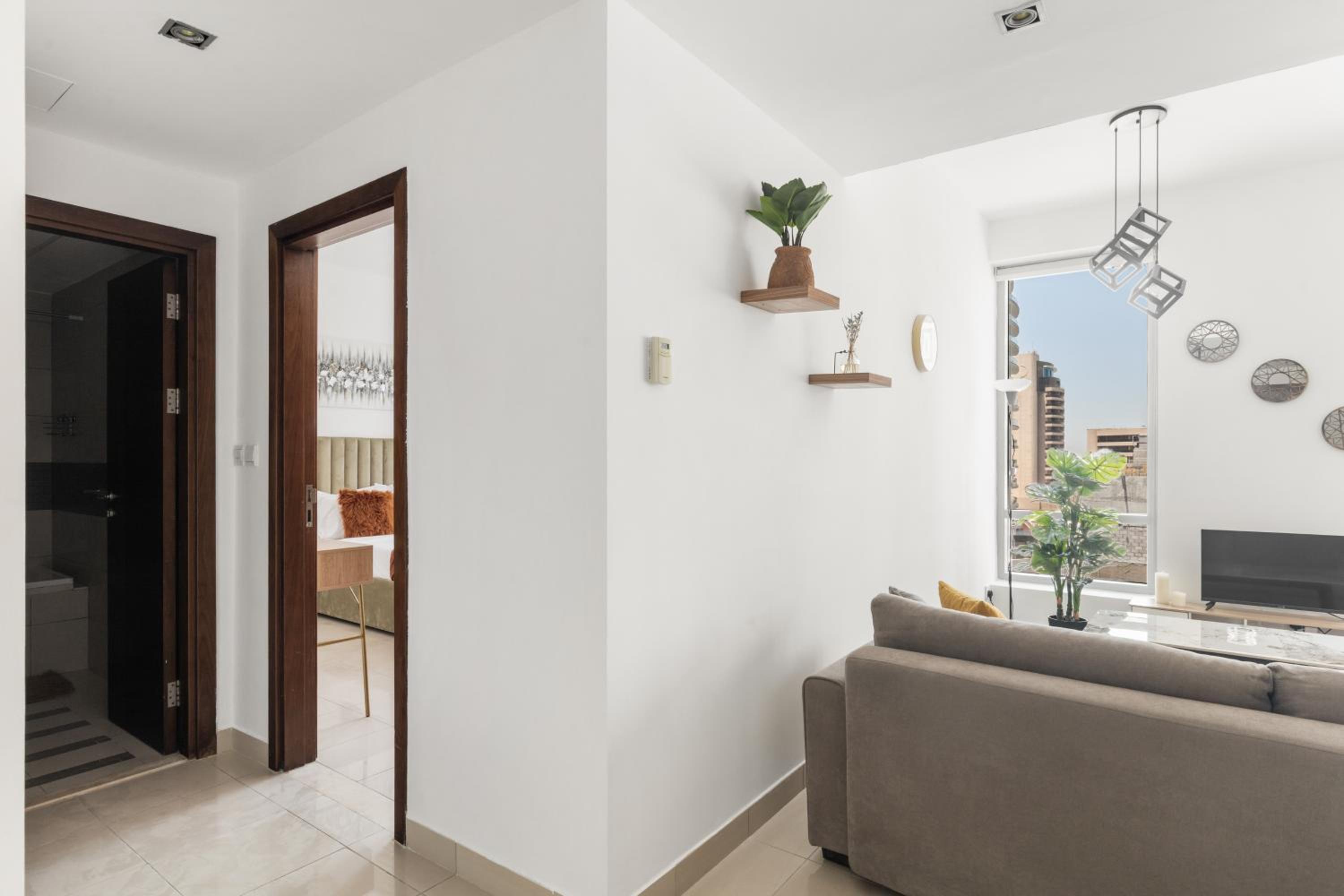 NEW LUX 1 BDR in Marina at Blakely Tower by CEG Group