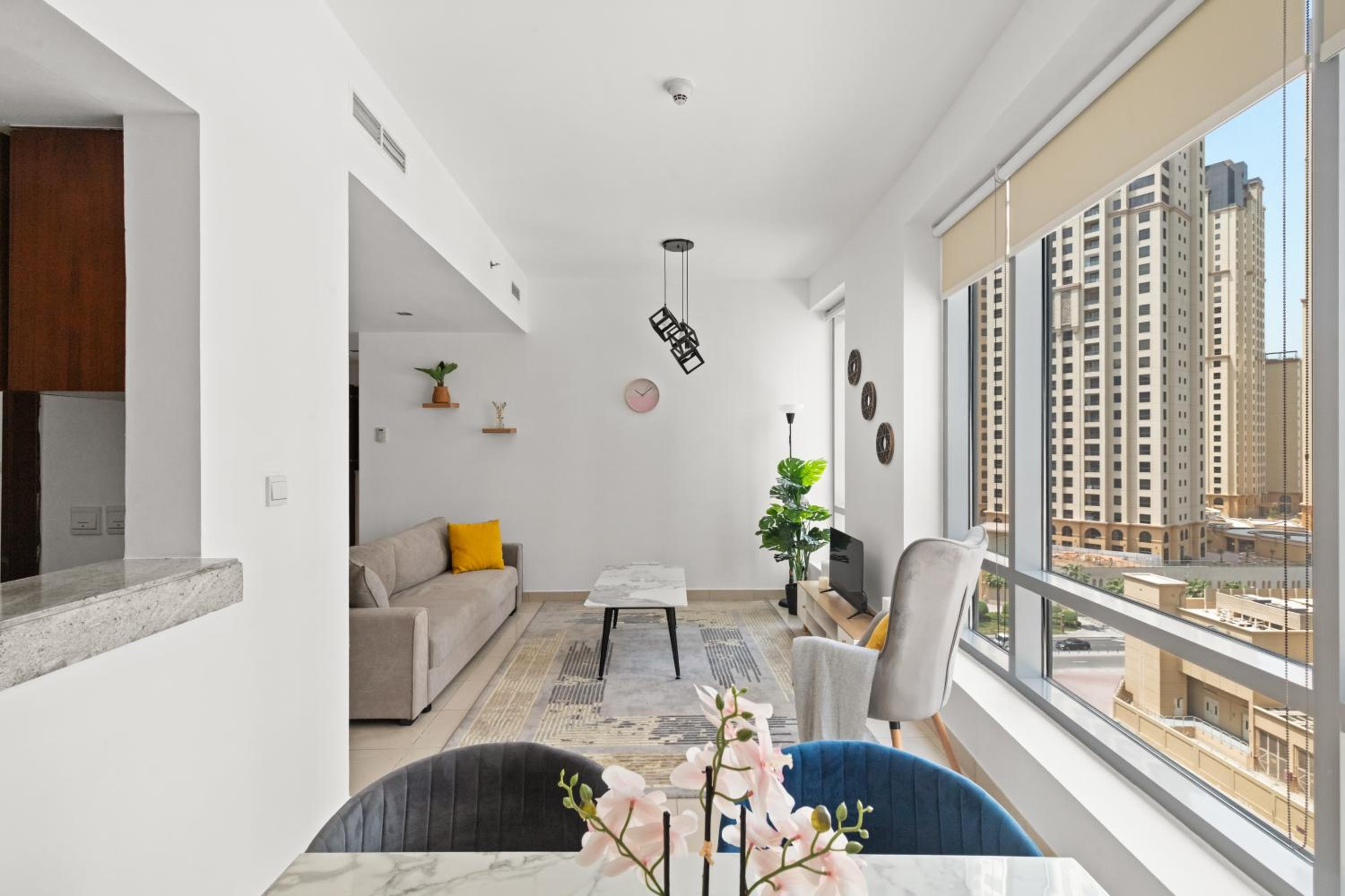 NEW LUX 1 BDR in Marina at Blakely Tower by CEG Group