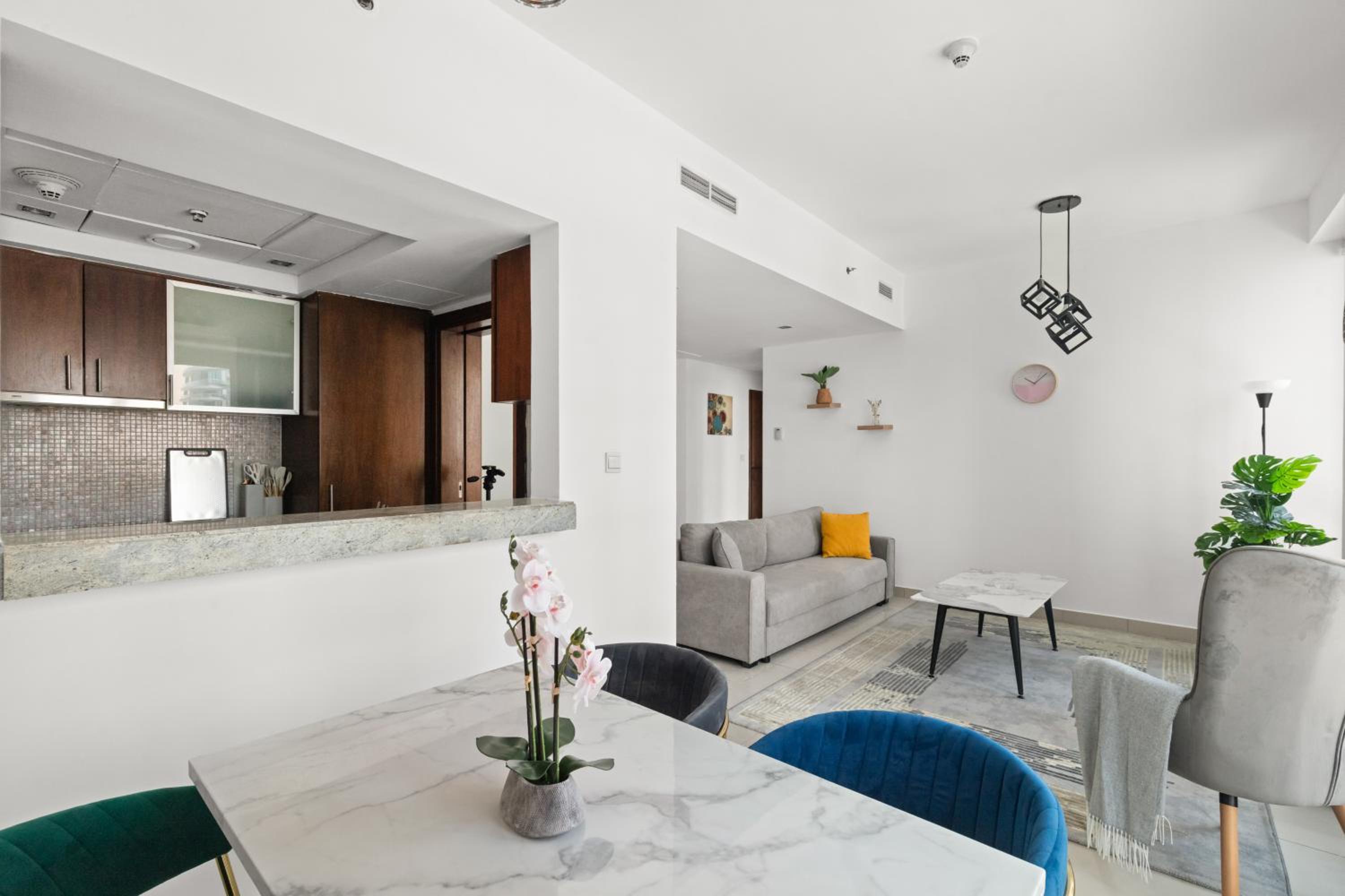 NEW LUX 1 BDR in Marina at Blakely Tower by CEG Group