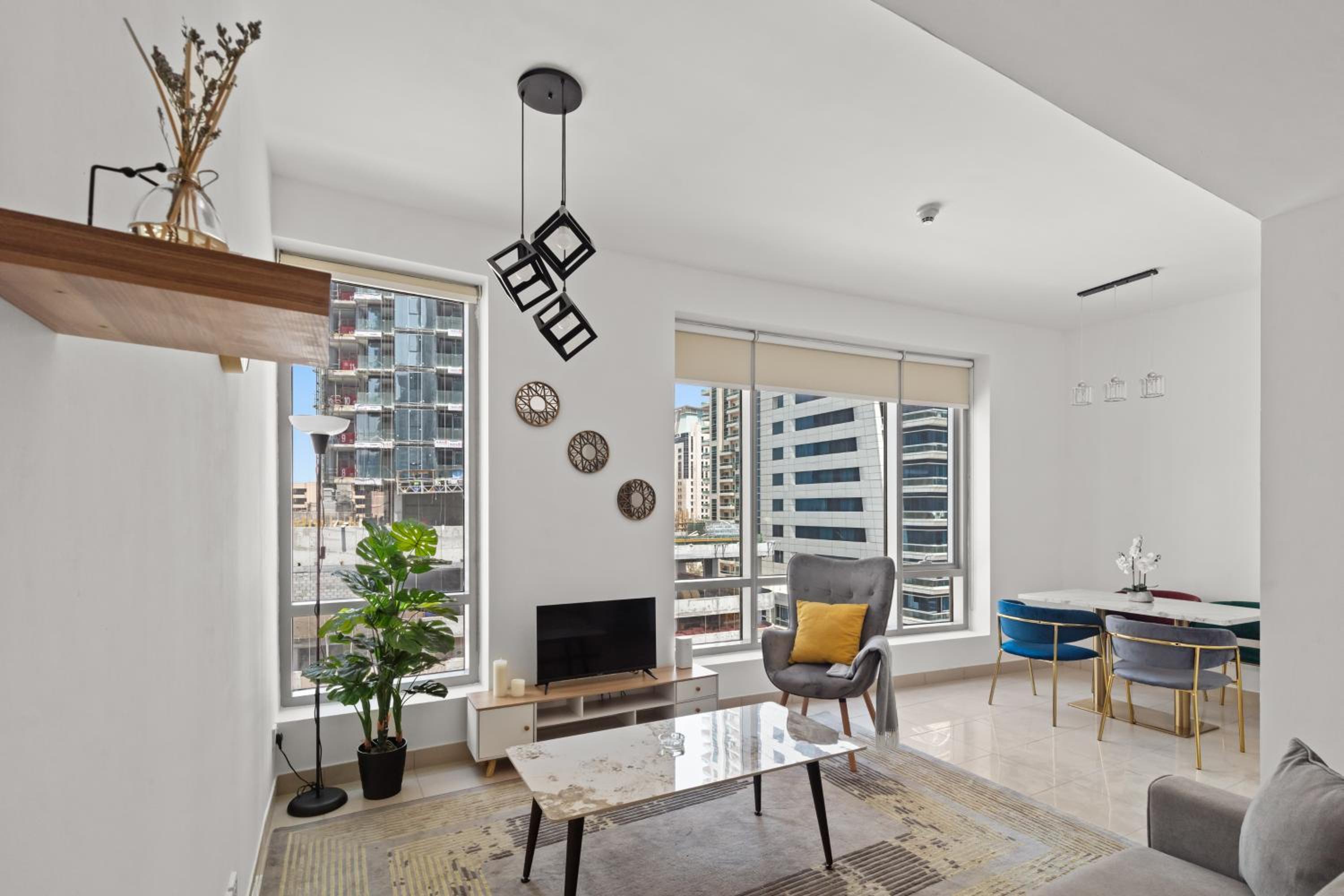 NEW LUX 1 BDR in Marina at Blakely Tower by CEG Group