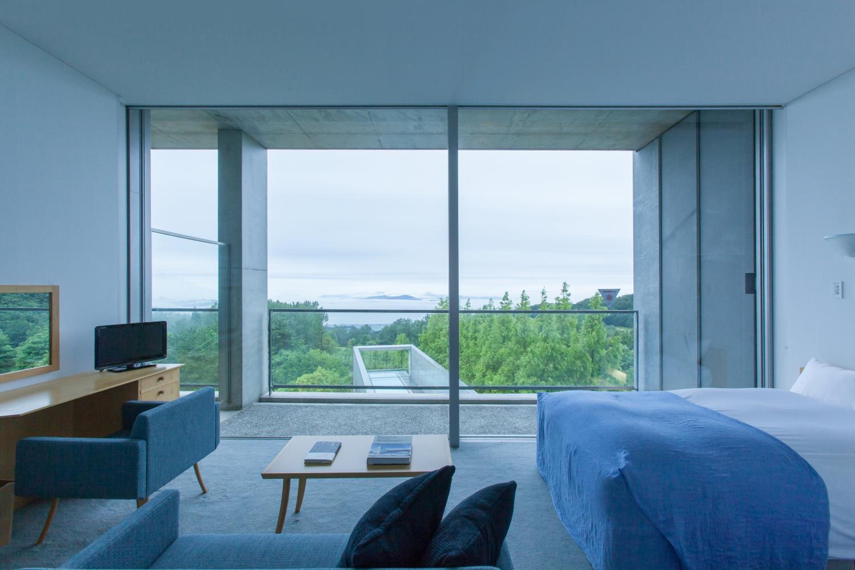 SETOUCHI RETREAT by Onko Chishin