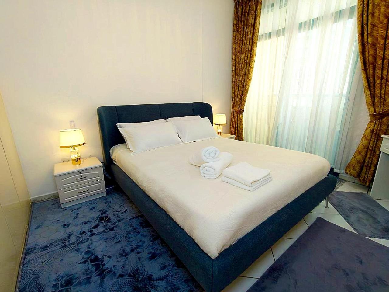 Ajman Family Holiday homes VIP Two rooms, a large hall and a fully equipped kitchen that can accommodate 7 people and children