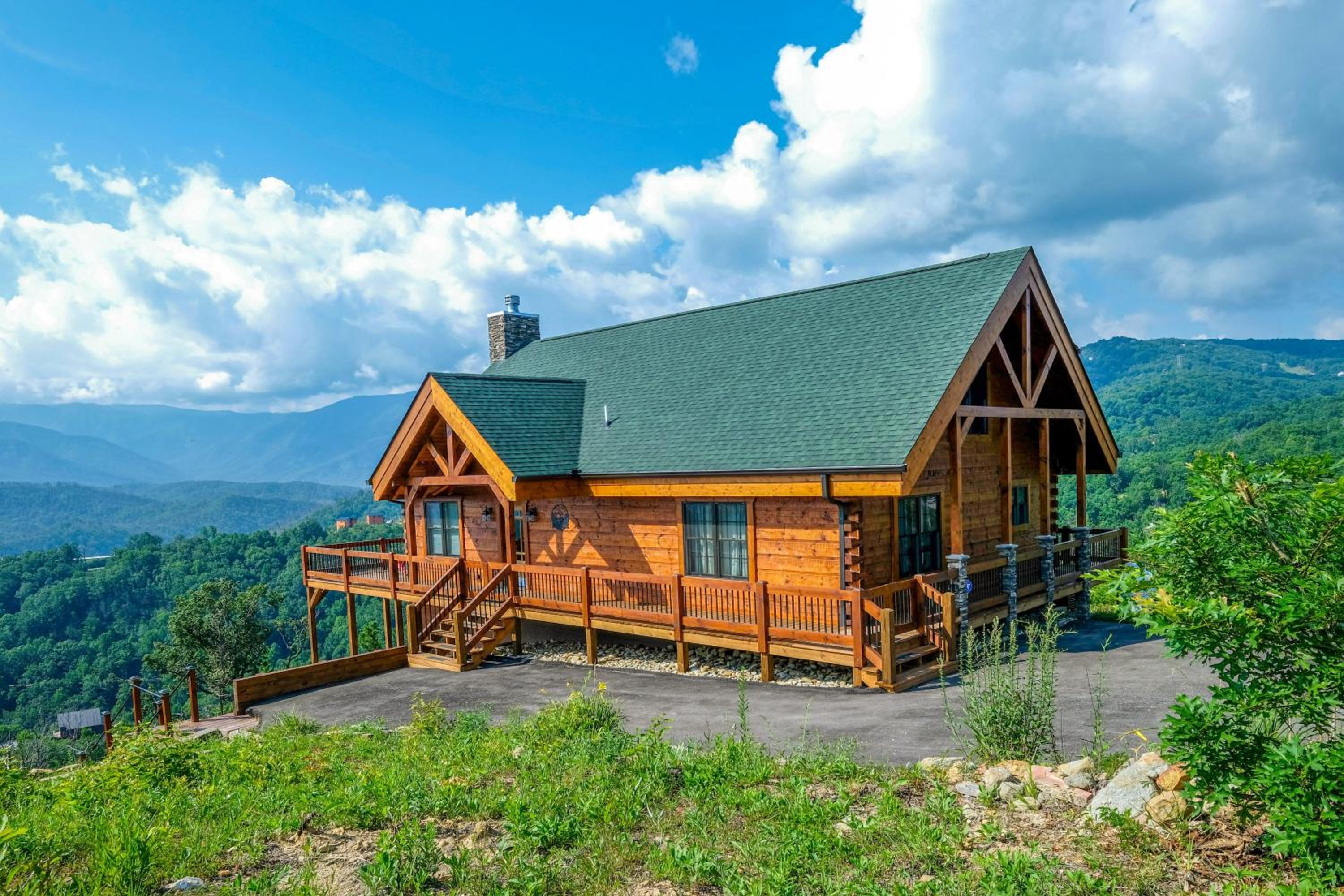 Theater and Arcade! Tri-Star Lodge in Gatlinburg